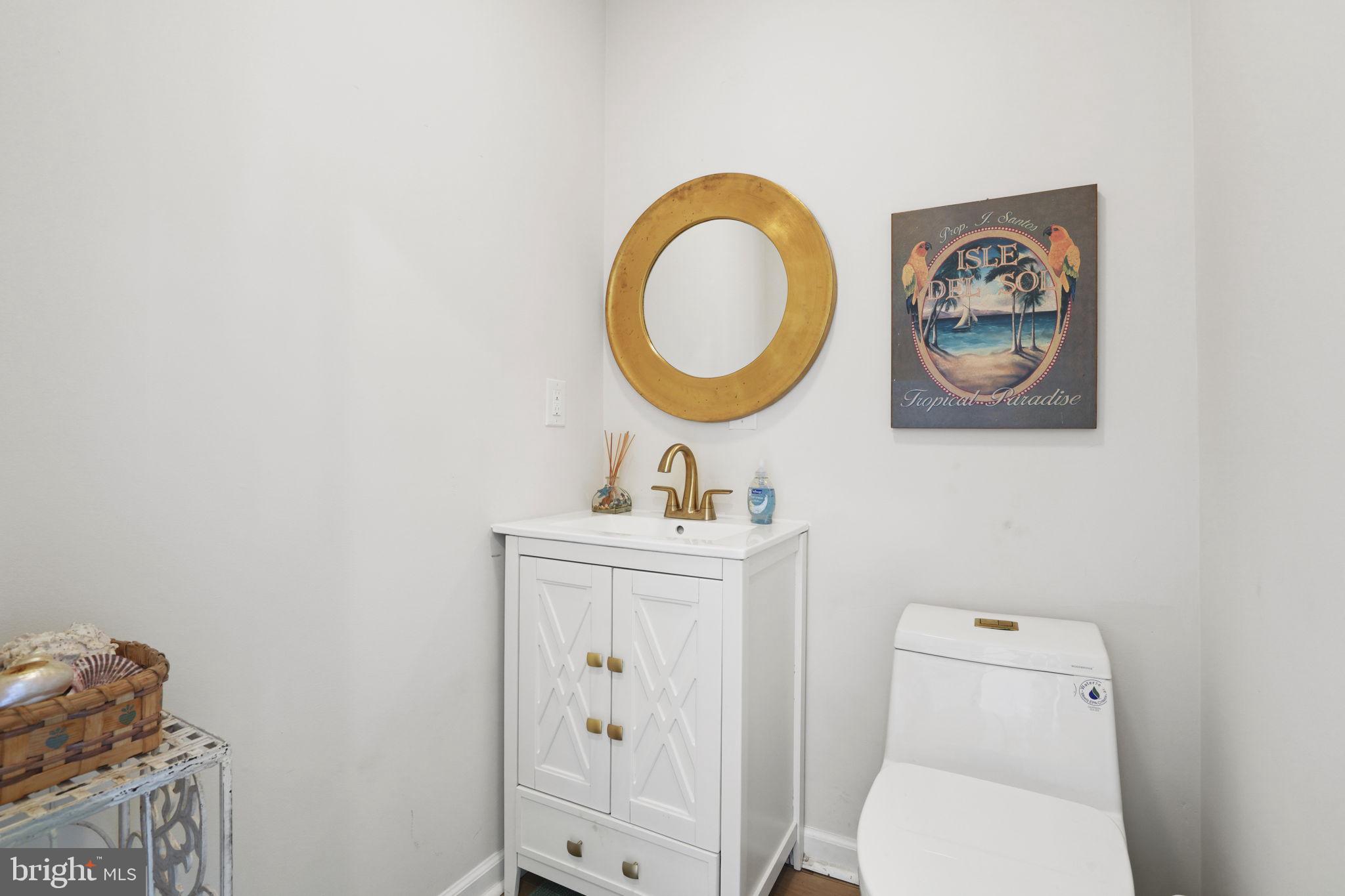 CAPTAIN'S COVE - Residential