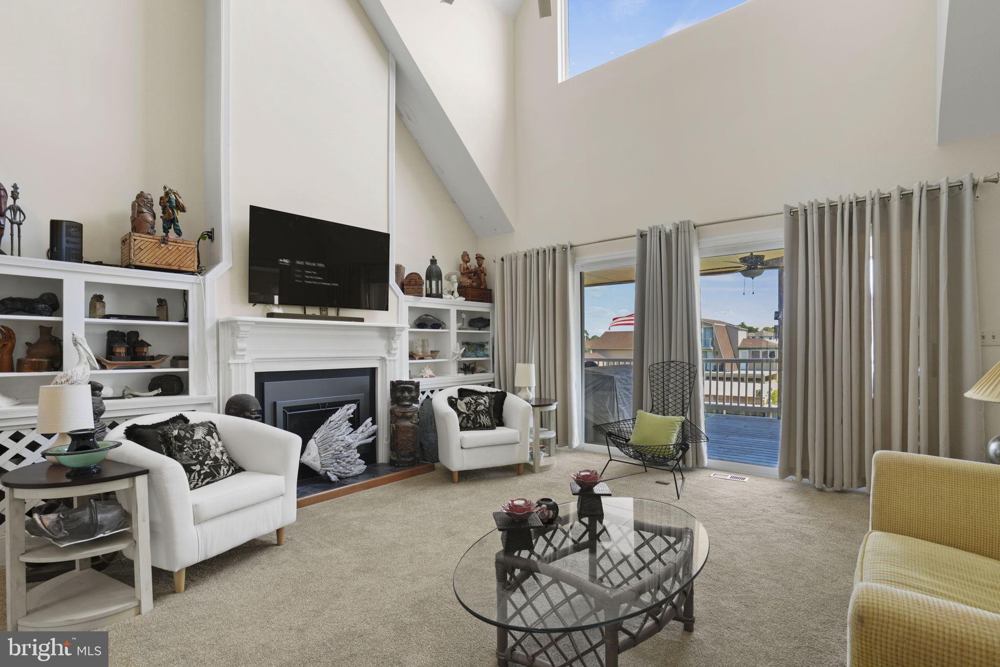 CAPTAIN'S COVE - Residential