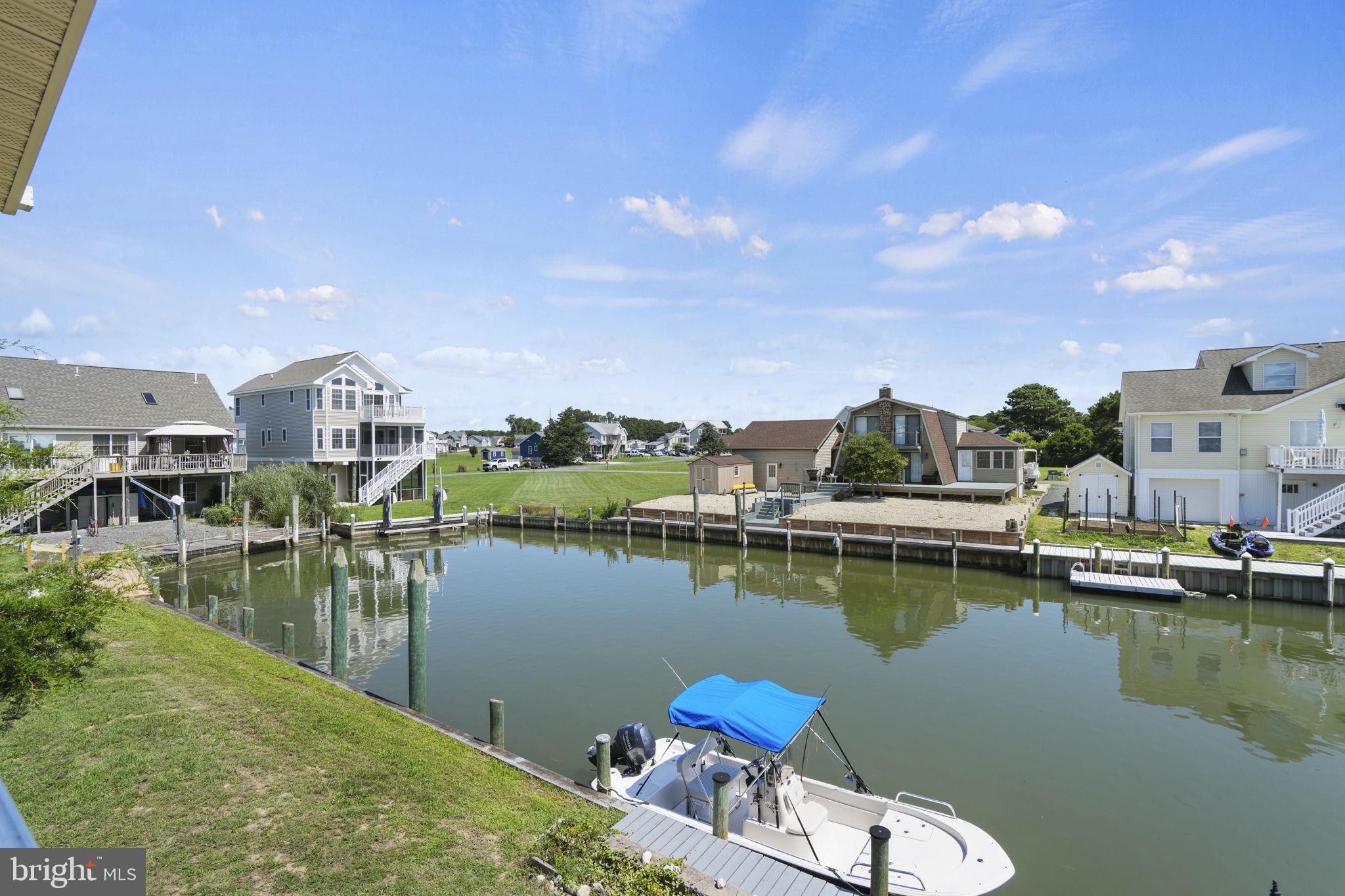 CAPTAIN'S COVE - Residential