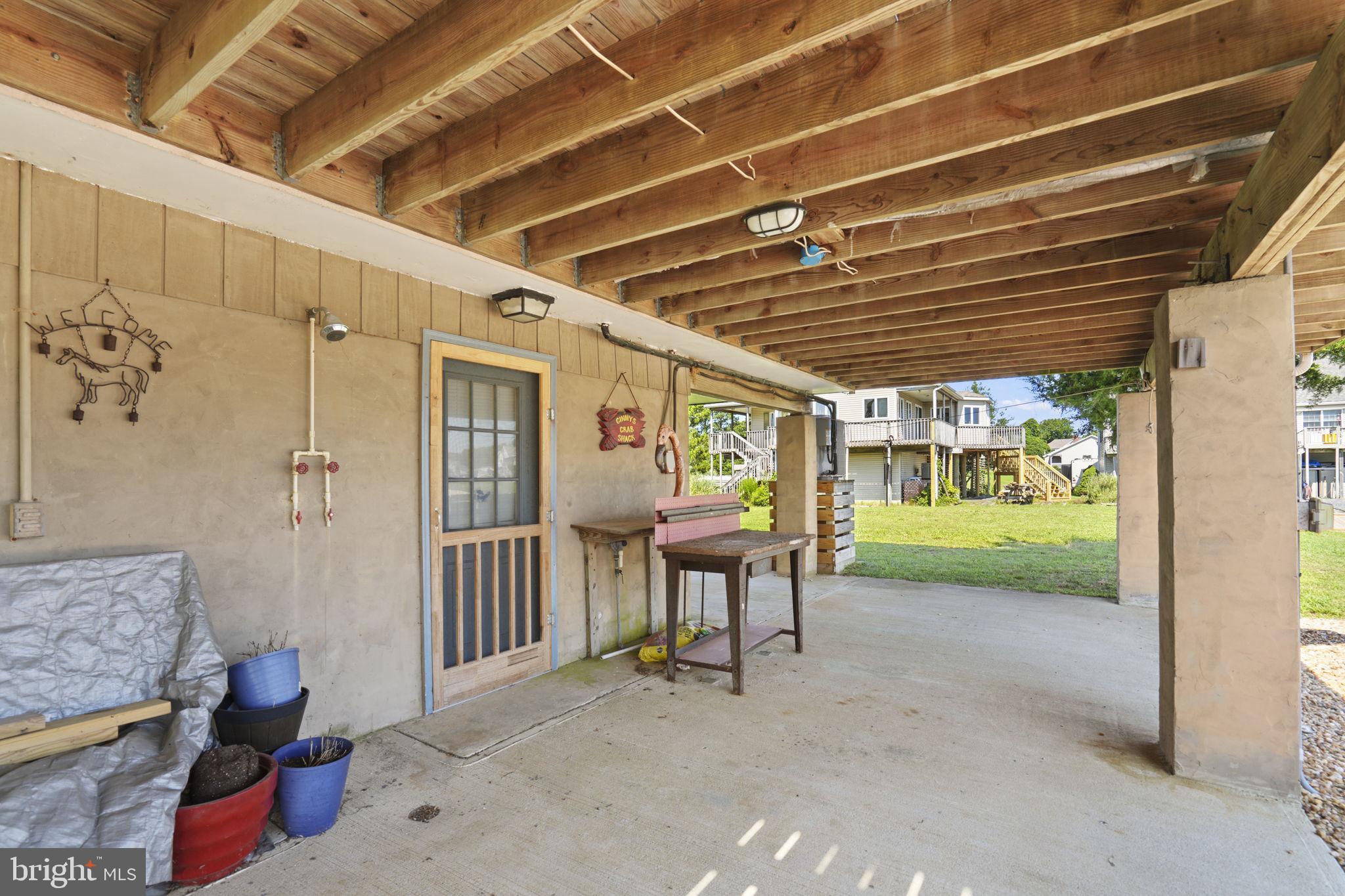 CAPTAIN'S COVE - Residential