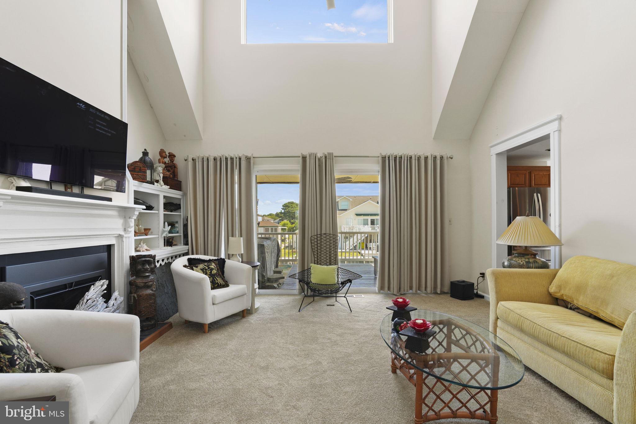 CAPTAIN'S COVE - Residential