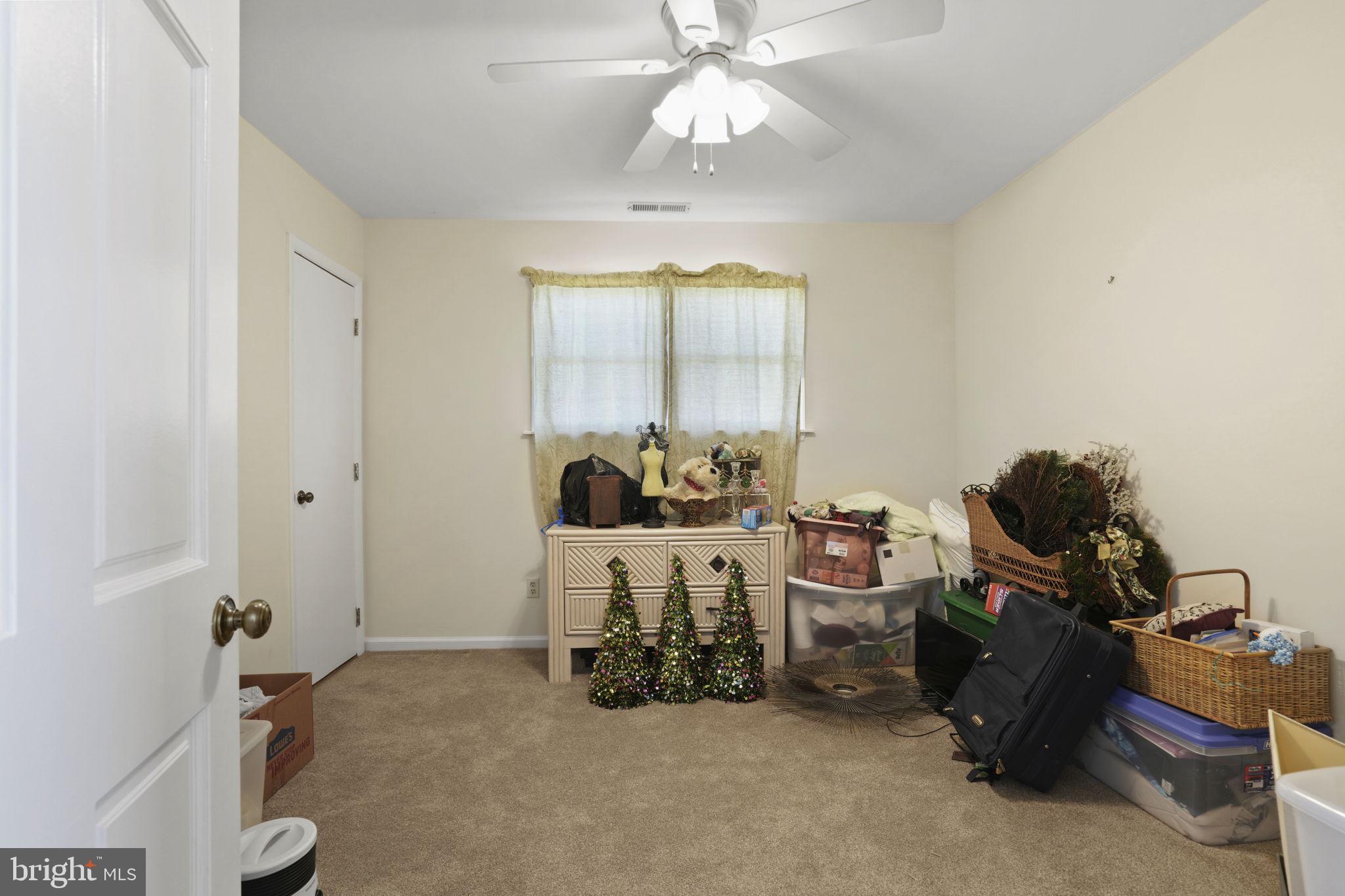 CAPTAIN'S COVE - Residential