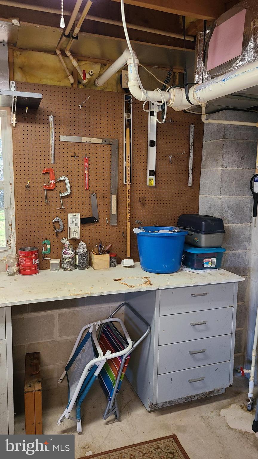 CAPTAIN'S COVE - Residential