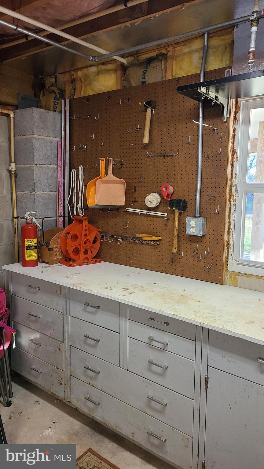 CAPTAIN'S COVE - Residential