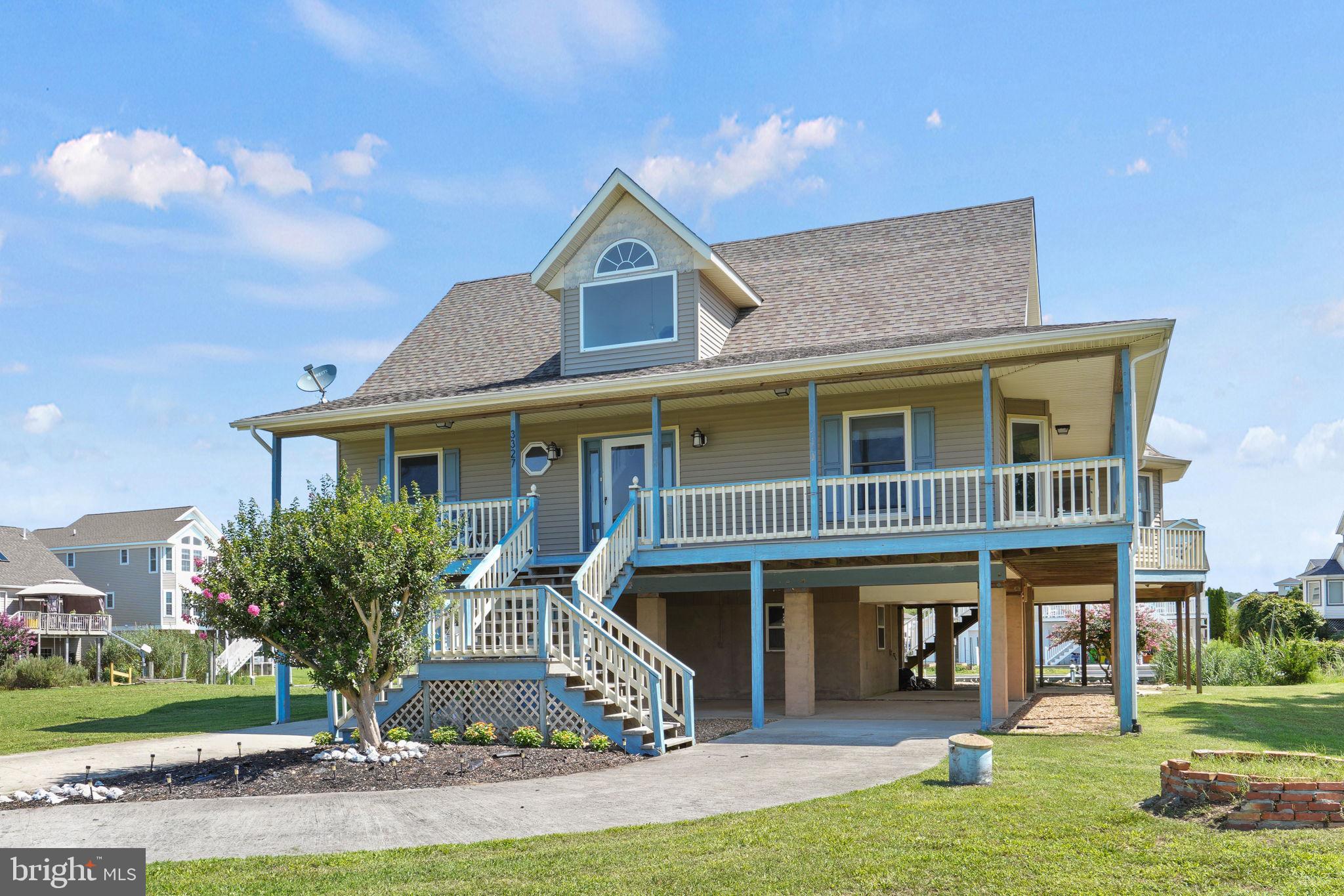 CAPTAIN'S COVE - Residential