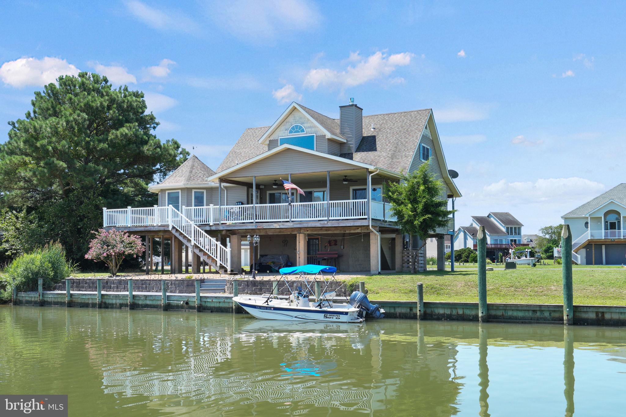 CAPTAIN'S COVE - Residential