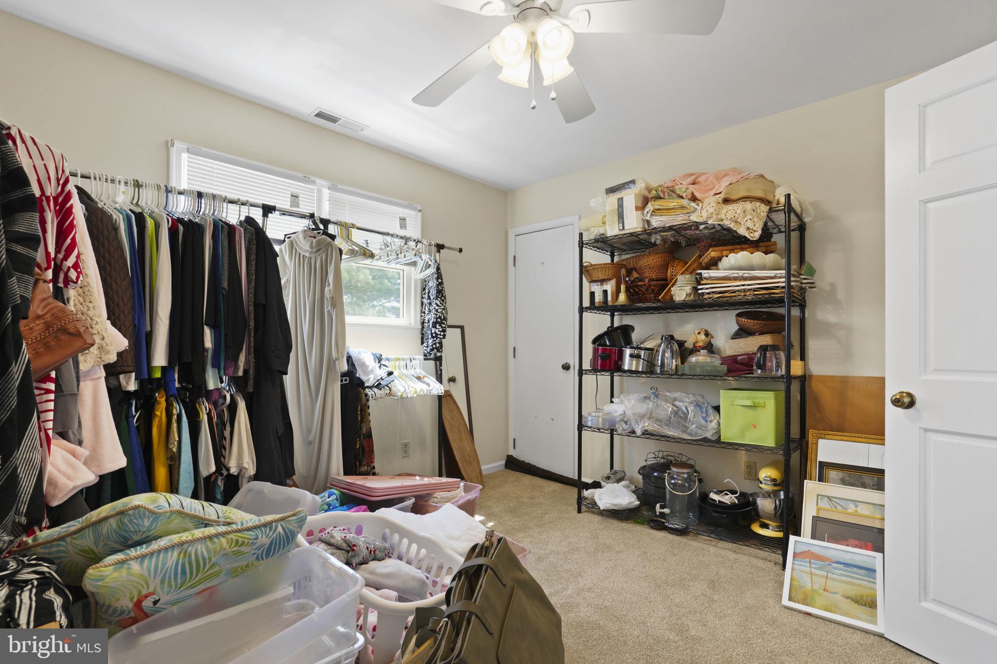 CAPTAIN'S COVE - Residential