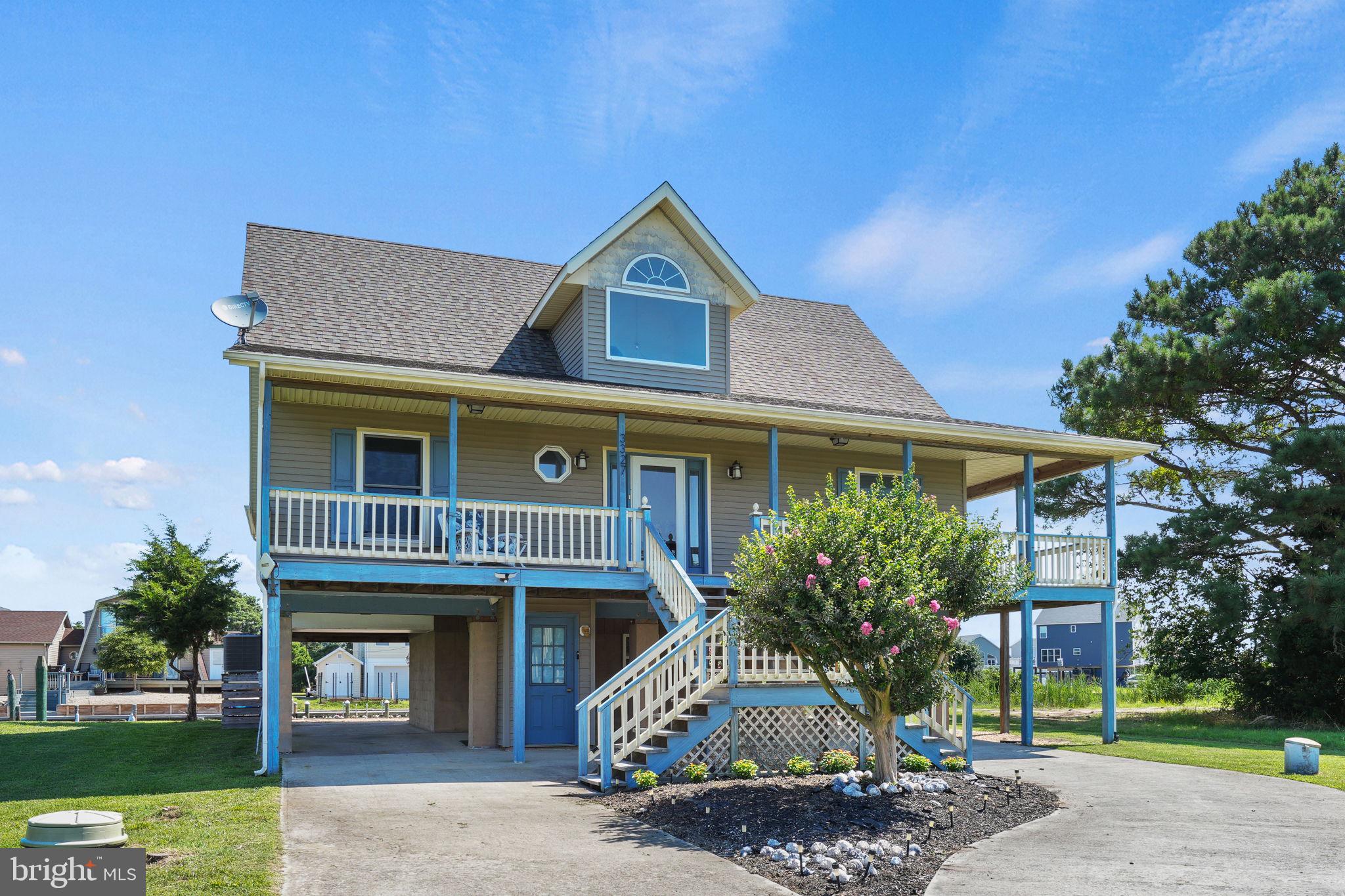 CAPTAIN'S COVE - Residential