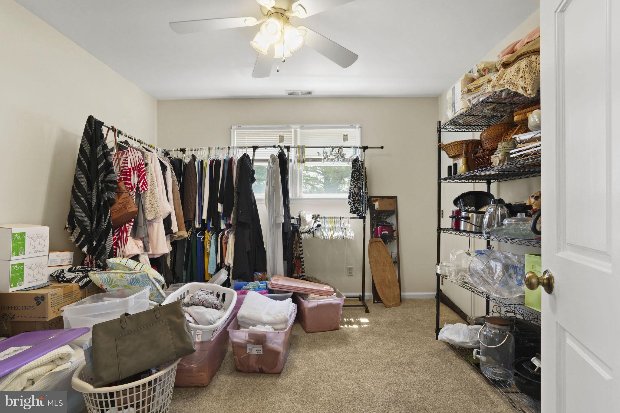 CAPTAIN'S COVE - Residential