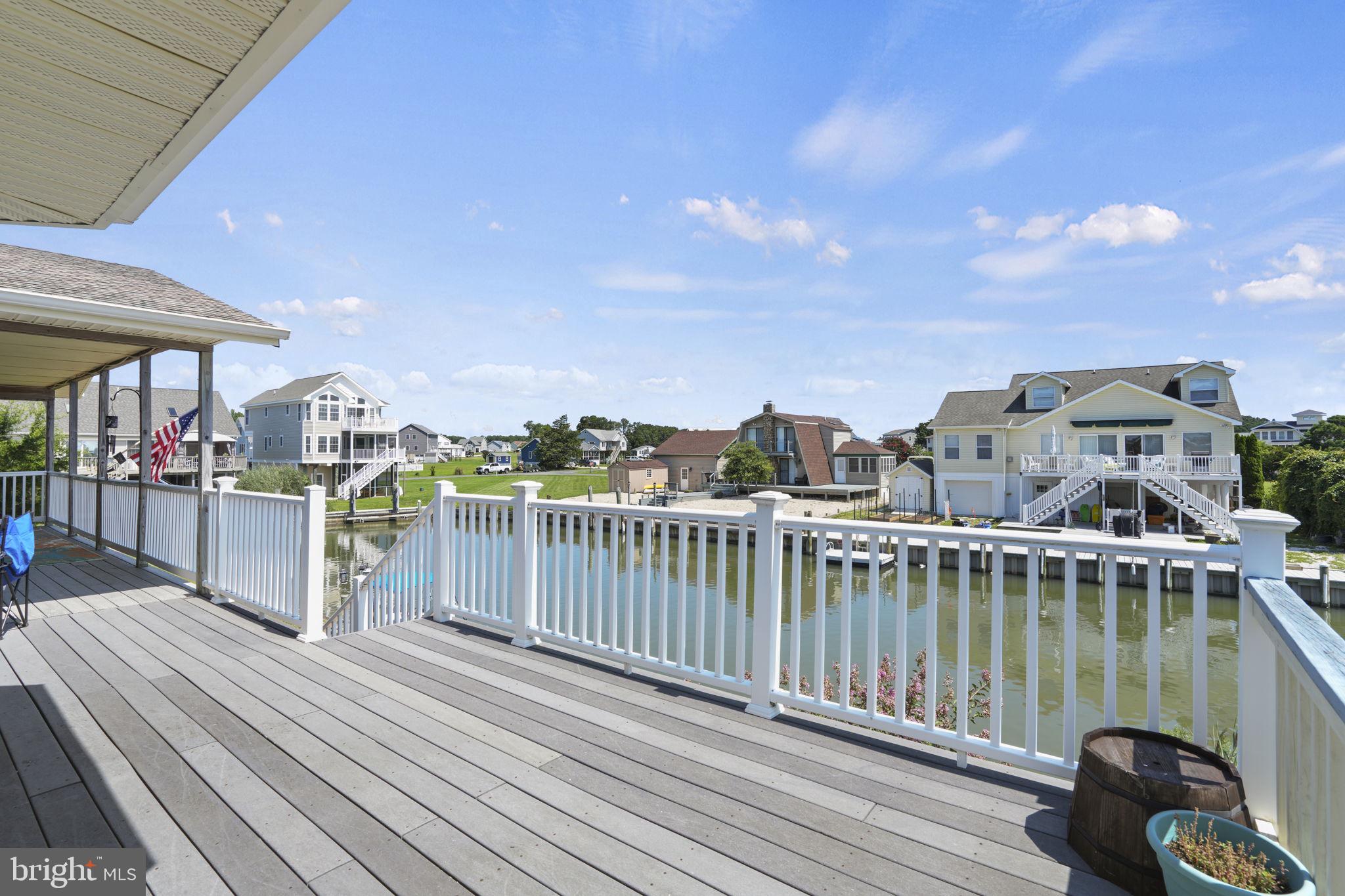 CAPTAIN'S COVE - Residential