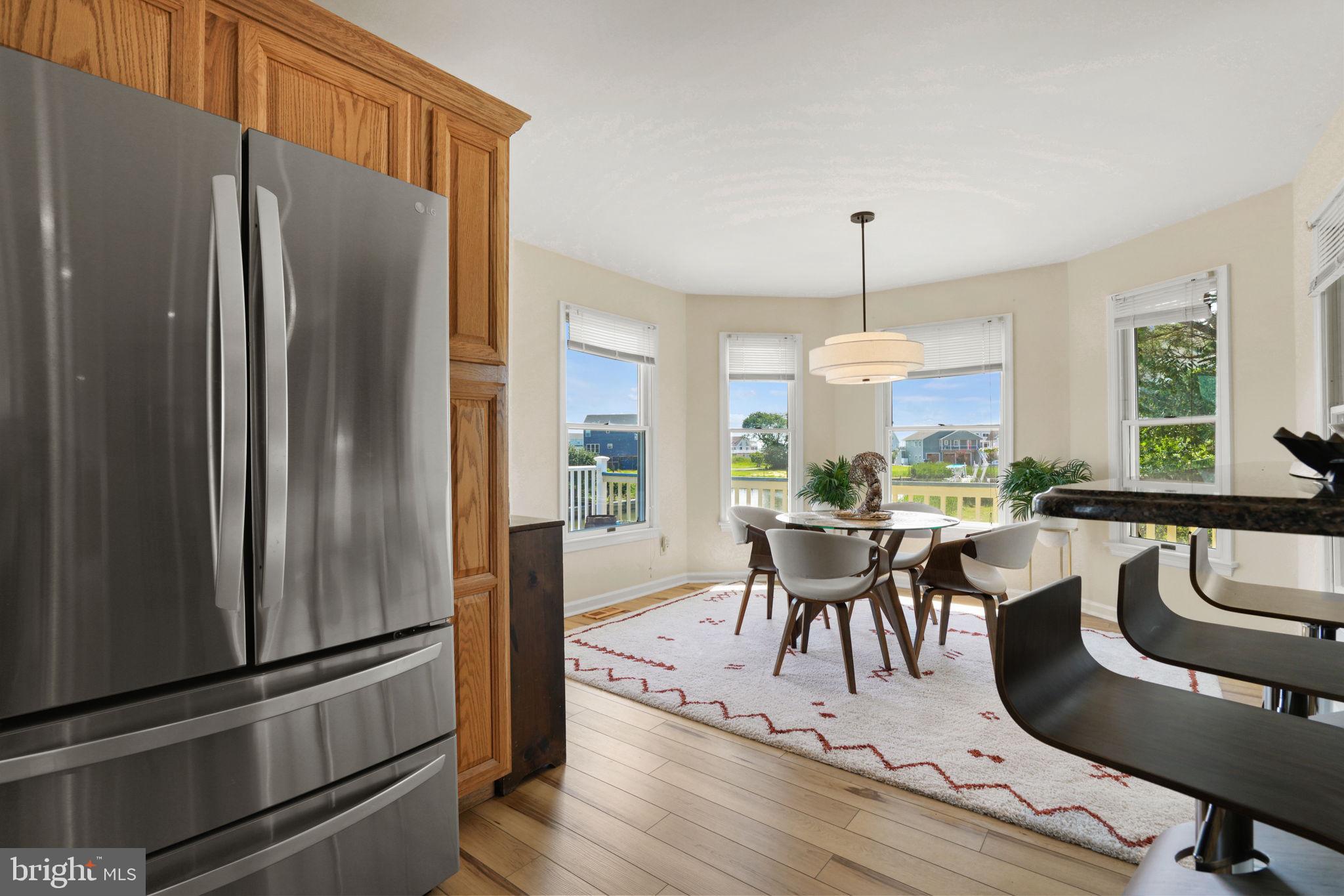 CAPTAIN'S COVE - Residential