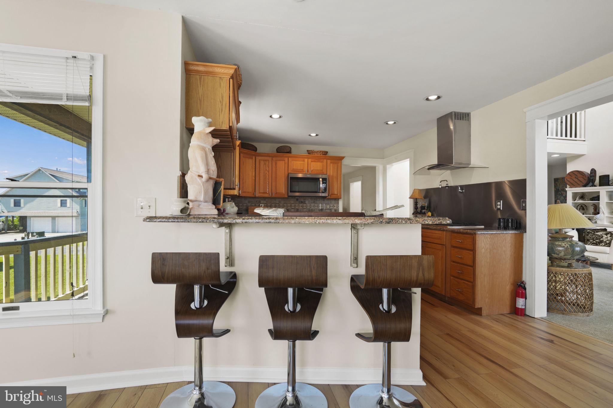 CAPTAIN'S COVE - Residential