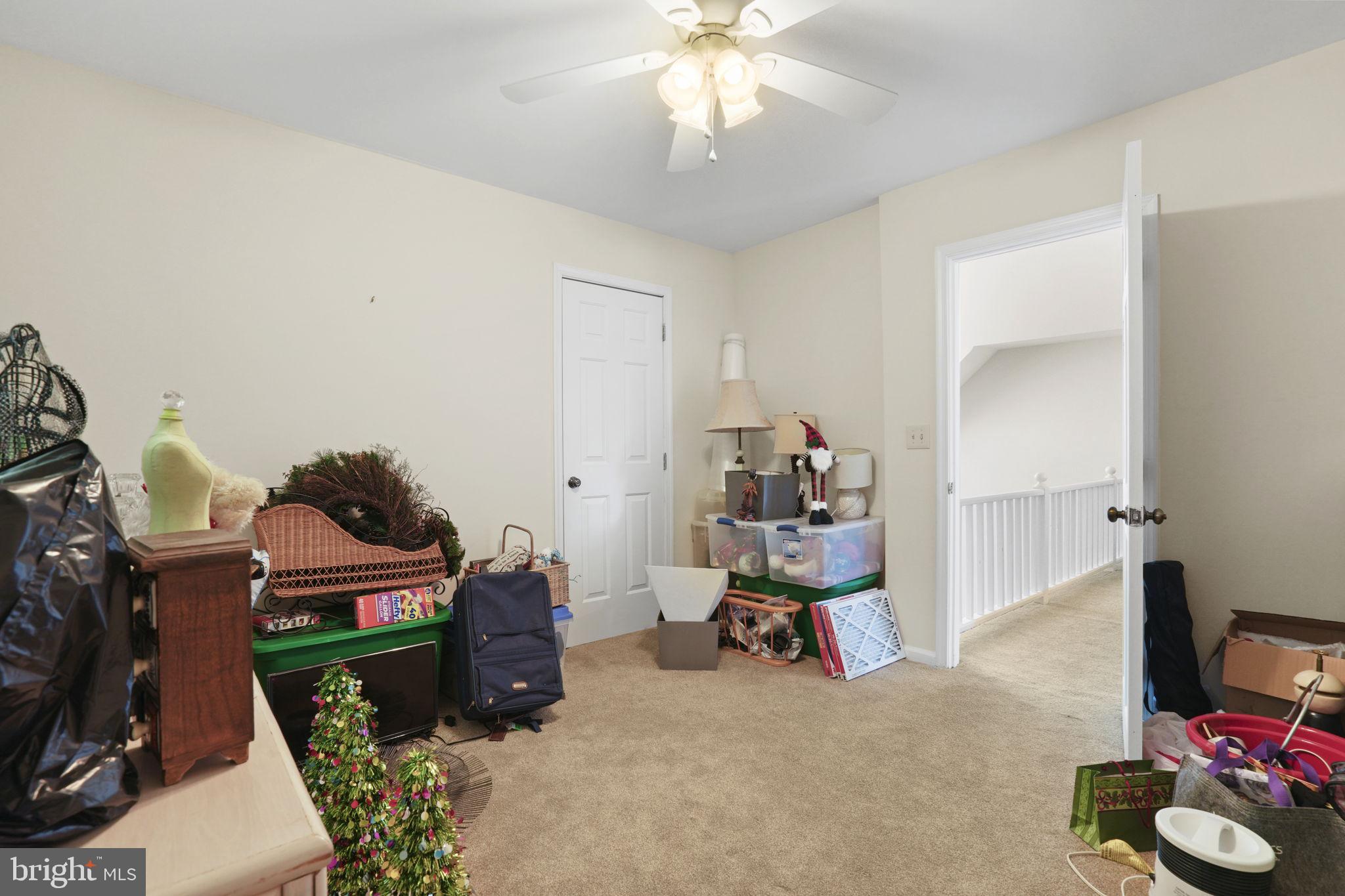 CAPTAIN'S COVE - Residential