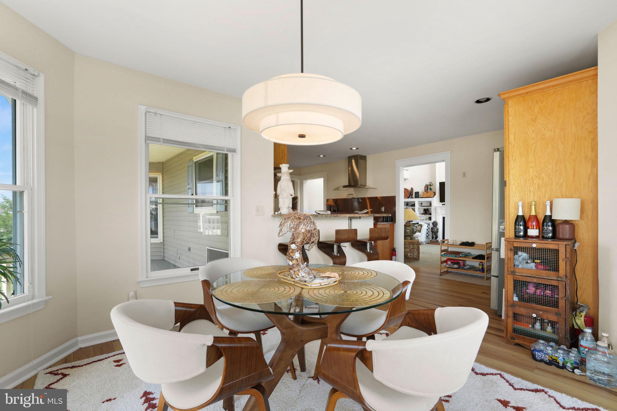 CAPTAIN'S COVE - Residential