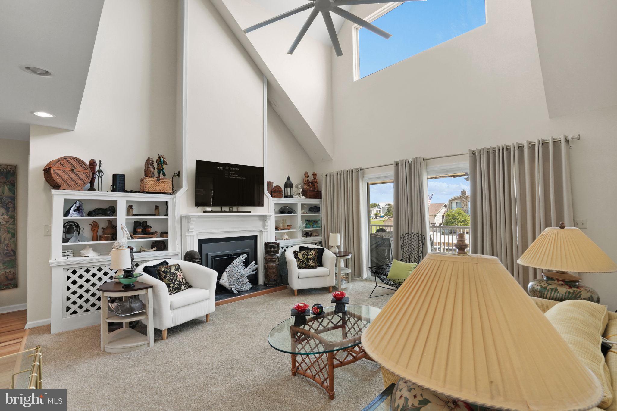 CAPTAIN'S COVE - Residential