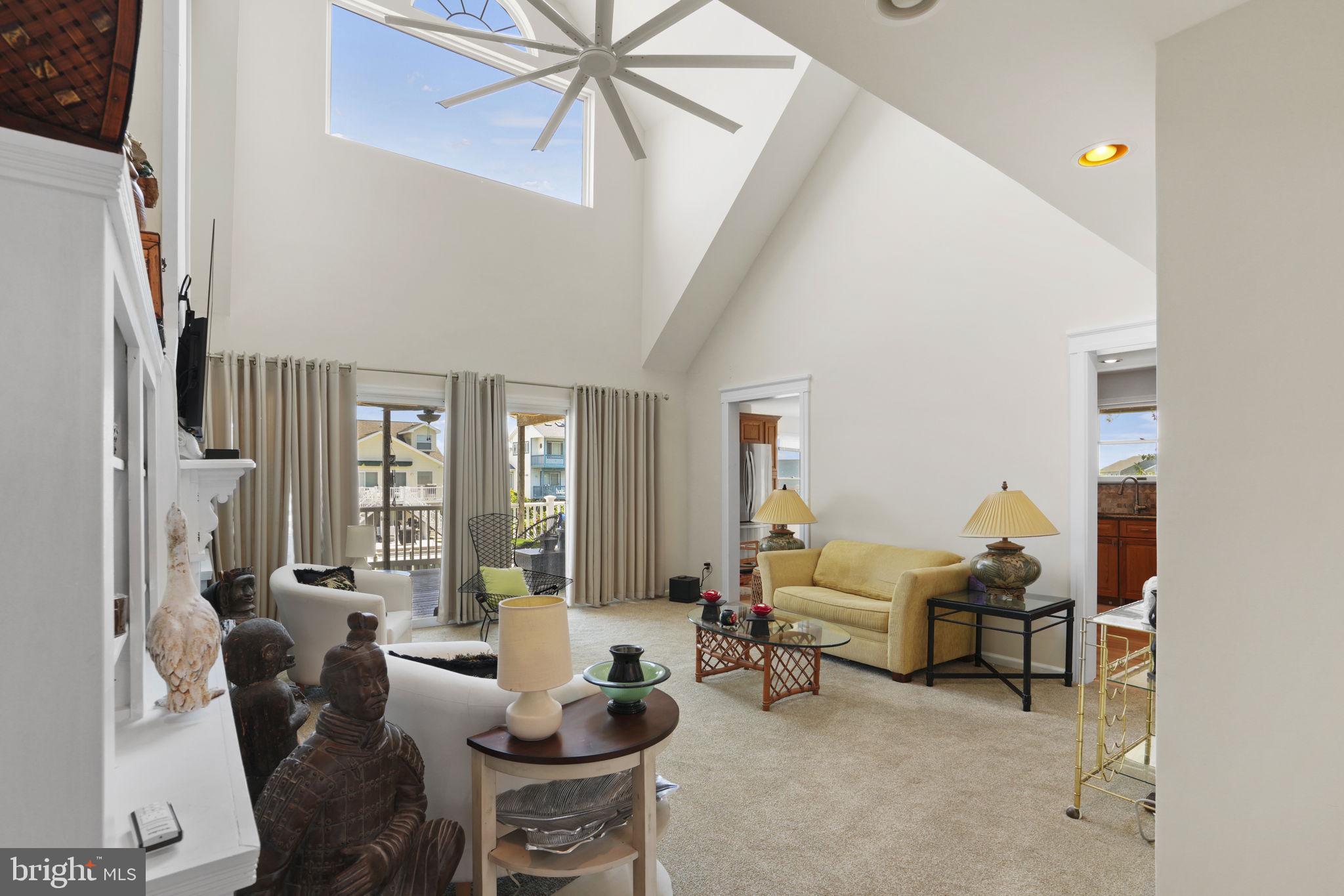 CAPTAIN'S COVE - Residential