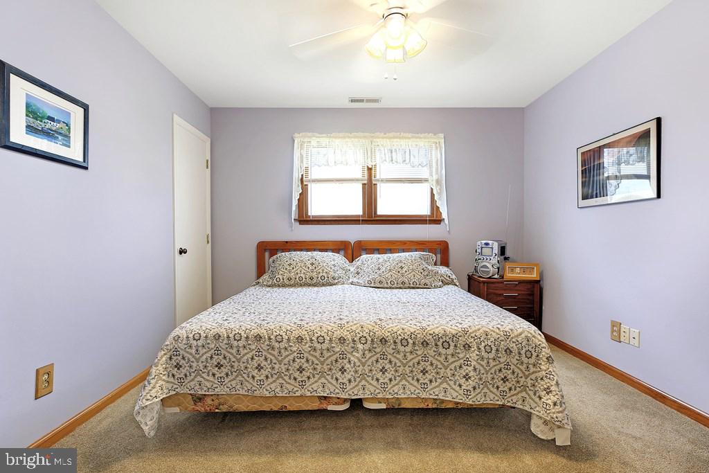 CAPTAIN'S COVE - Residential