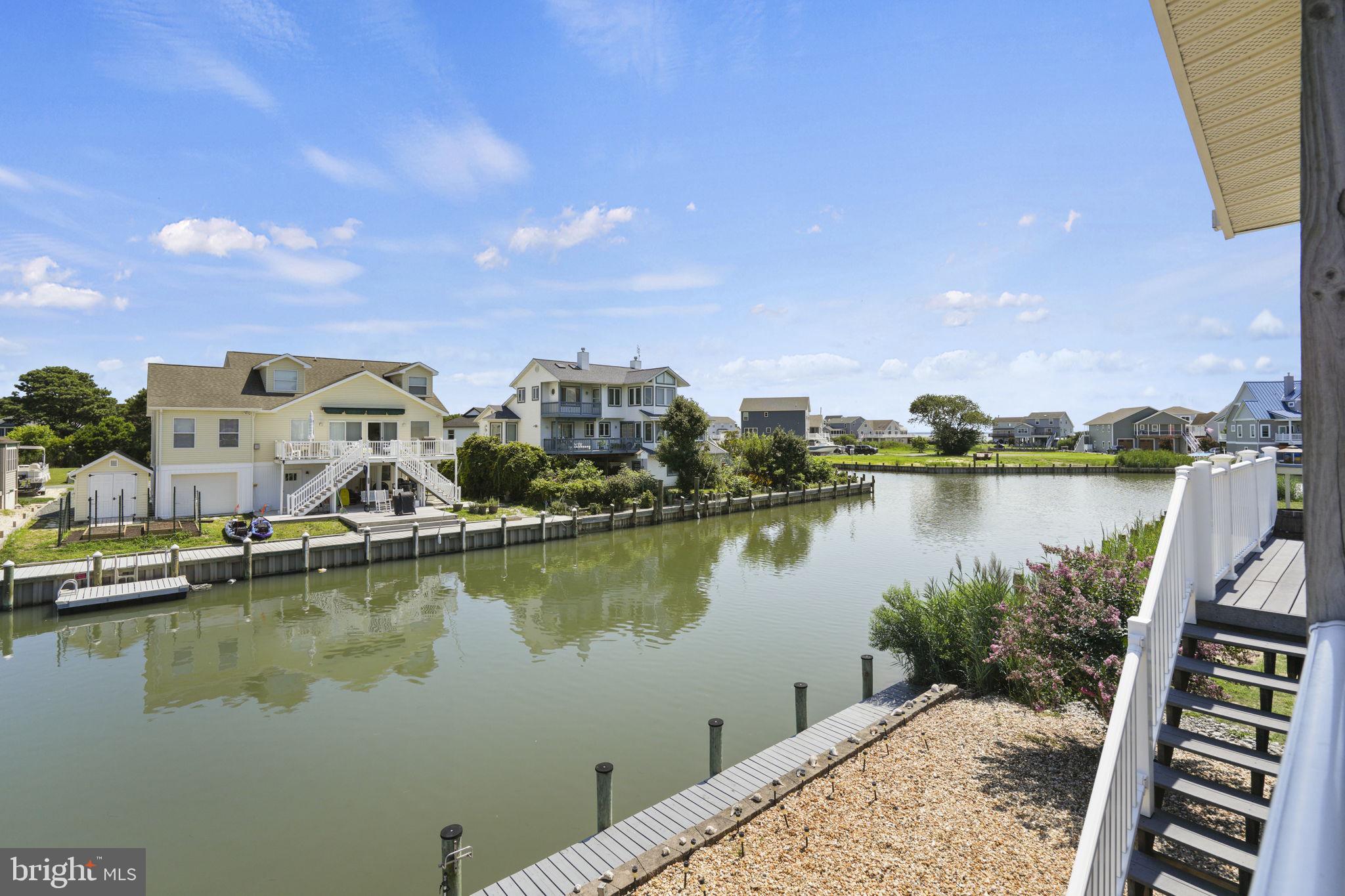 CAPTAIN'S COVE - Residential