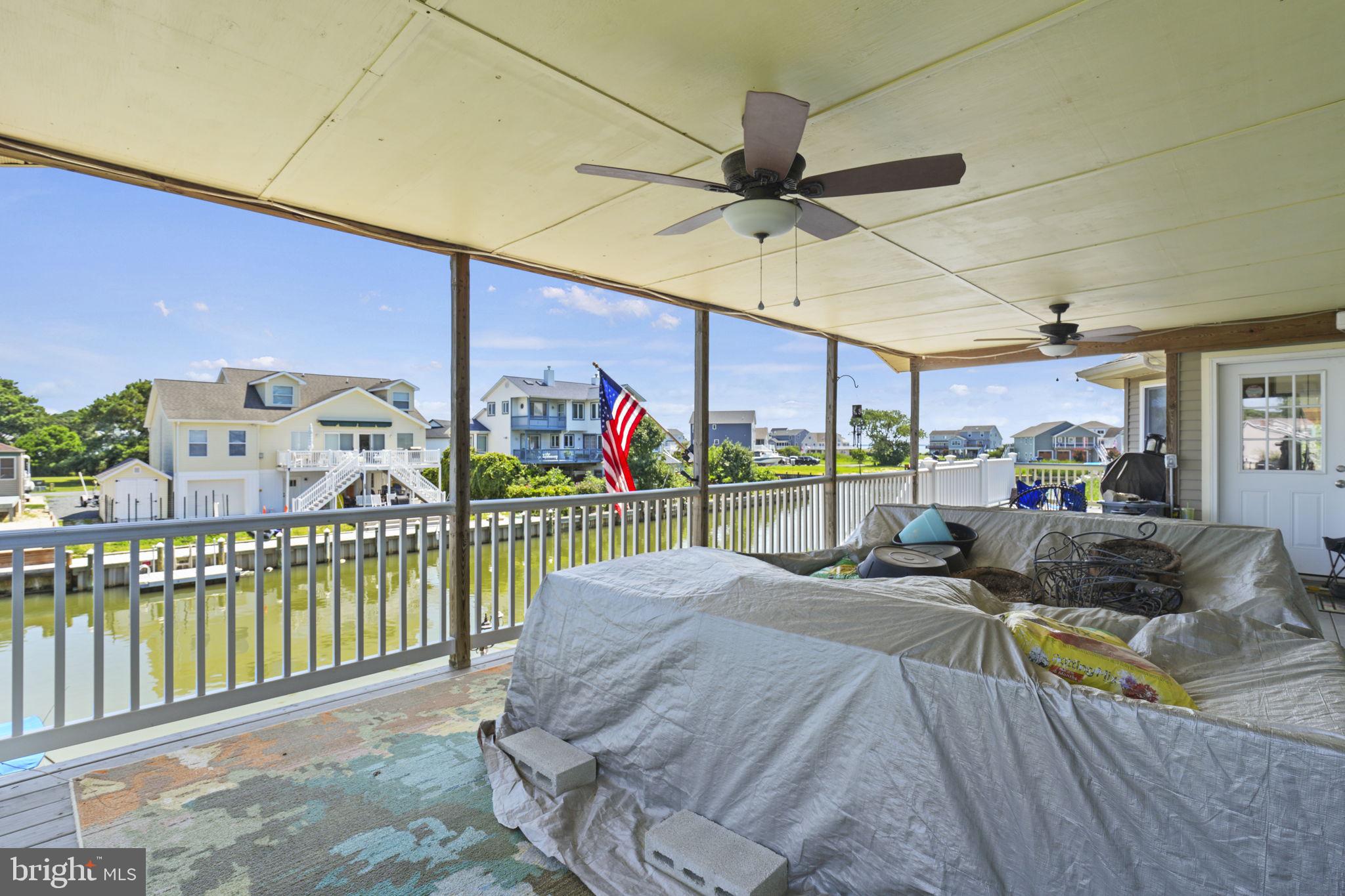 CAPTAIN'S COVE - Residential