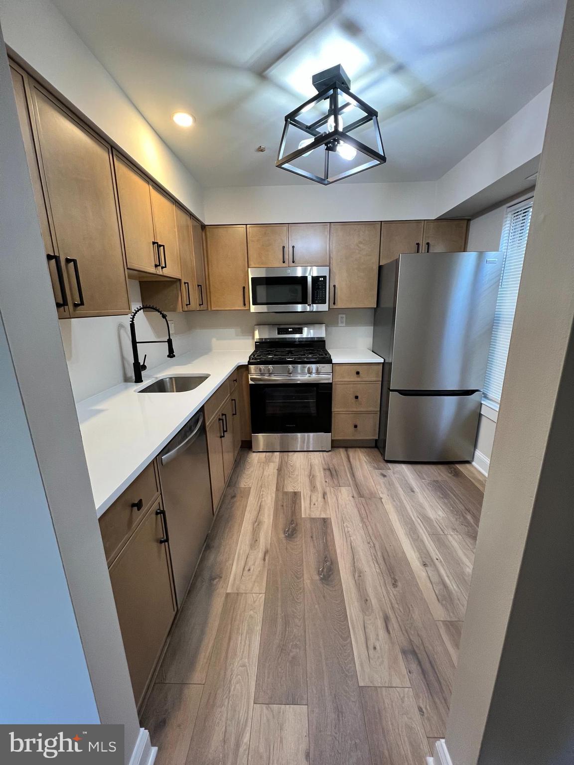 SOCIETY PL - Residential