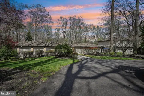 1121 Winding Drive, Cherry Hill, NJ MLS: NJCD2088236