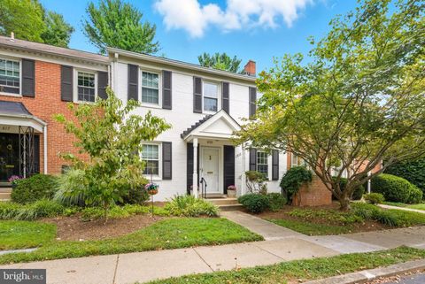 Photo of 615 Azalea Drive, ROCKVILLE, MD 20850 (MLS # MDMC2200050)