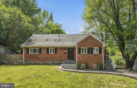 Photo of 6429 Eppard Street, FALLS CHURCH, VA 22044 (MLS # VAFX2331350)
