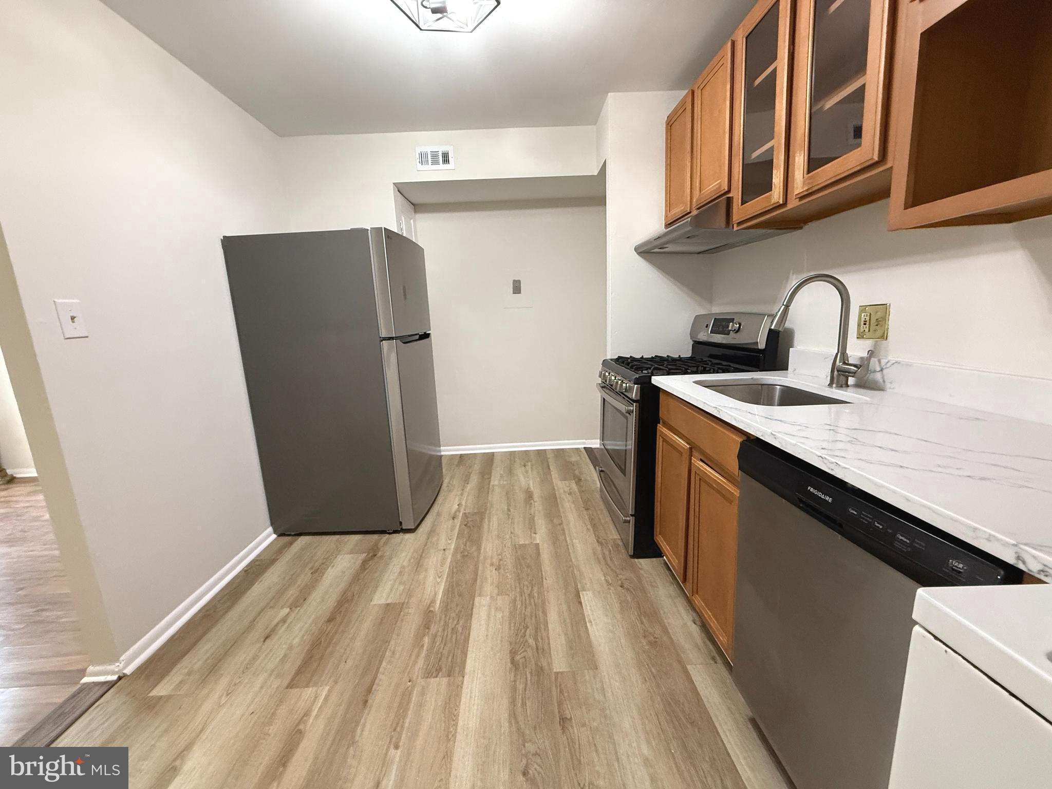CHELSEA WOODS CONDO - Residential Lease