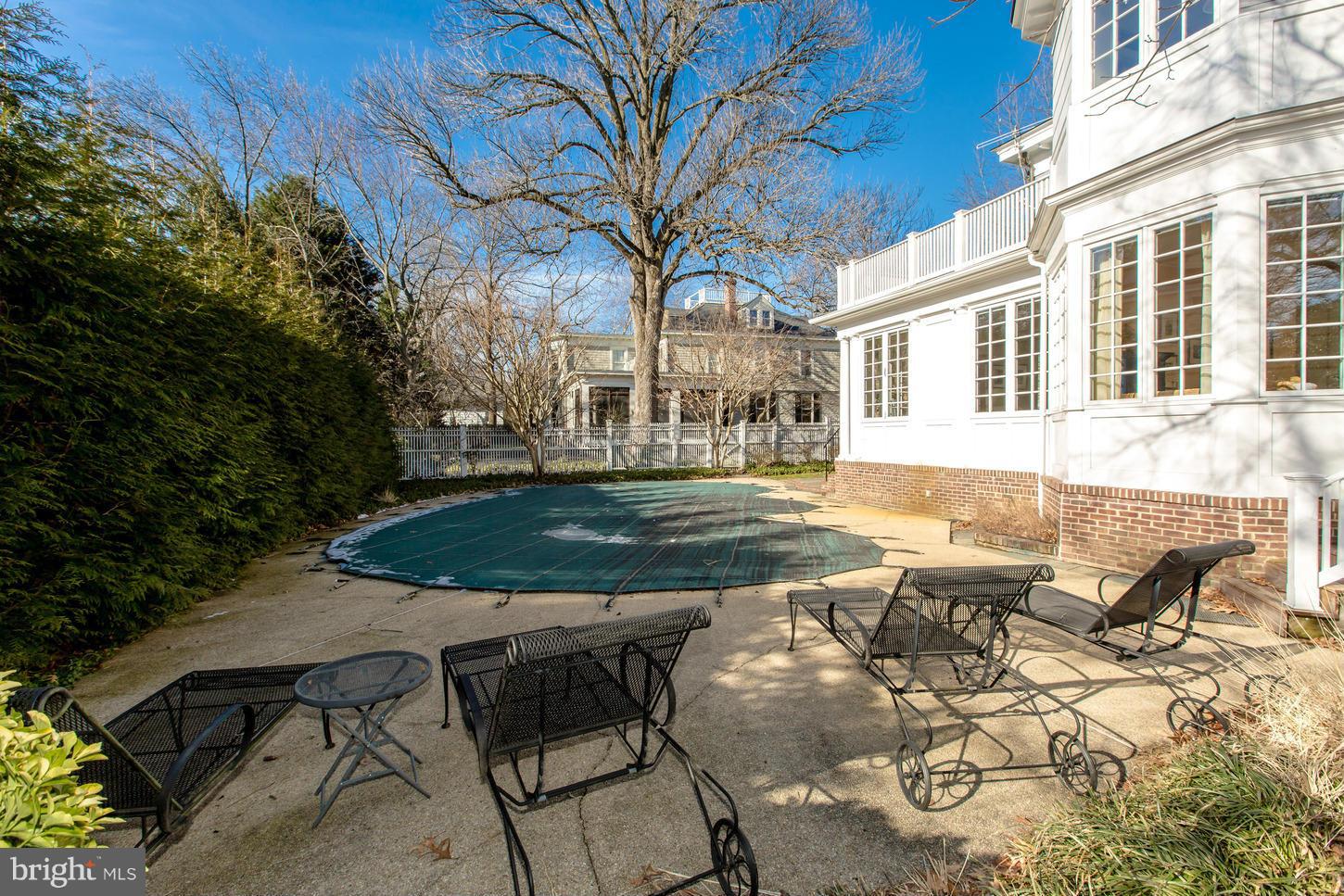 CHEVY CHASE - Residential