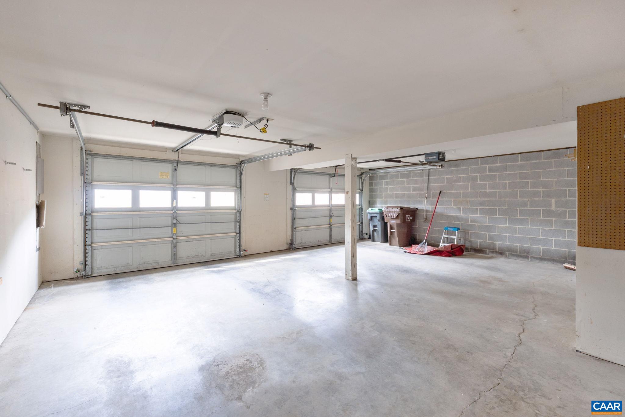 LAKE MONTICELLO - Residential