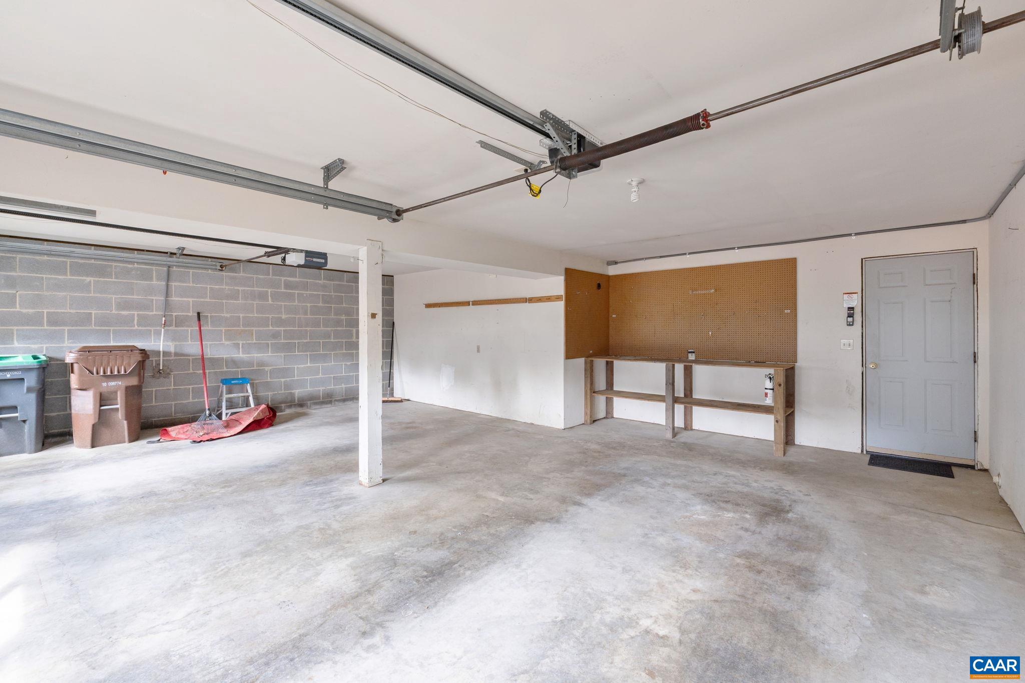 LAKE MONTICELLO - Residential