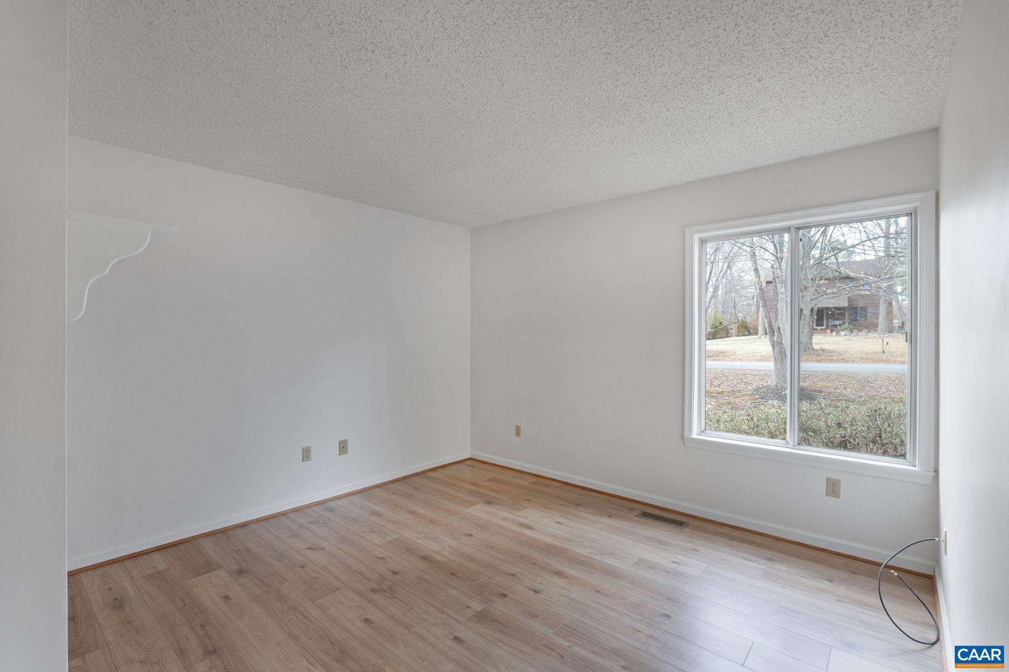 LAKE MONTICELLO - Residential