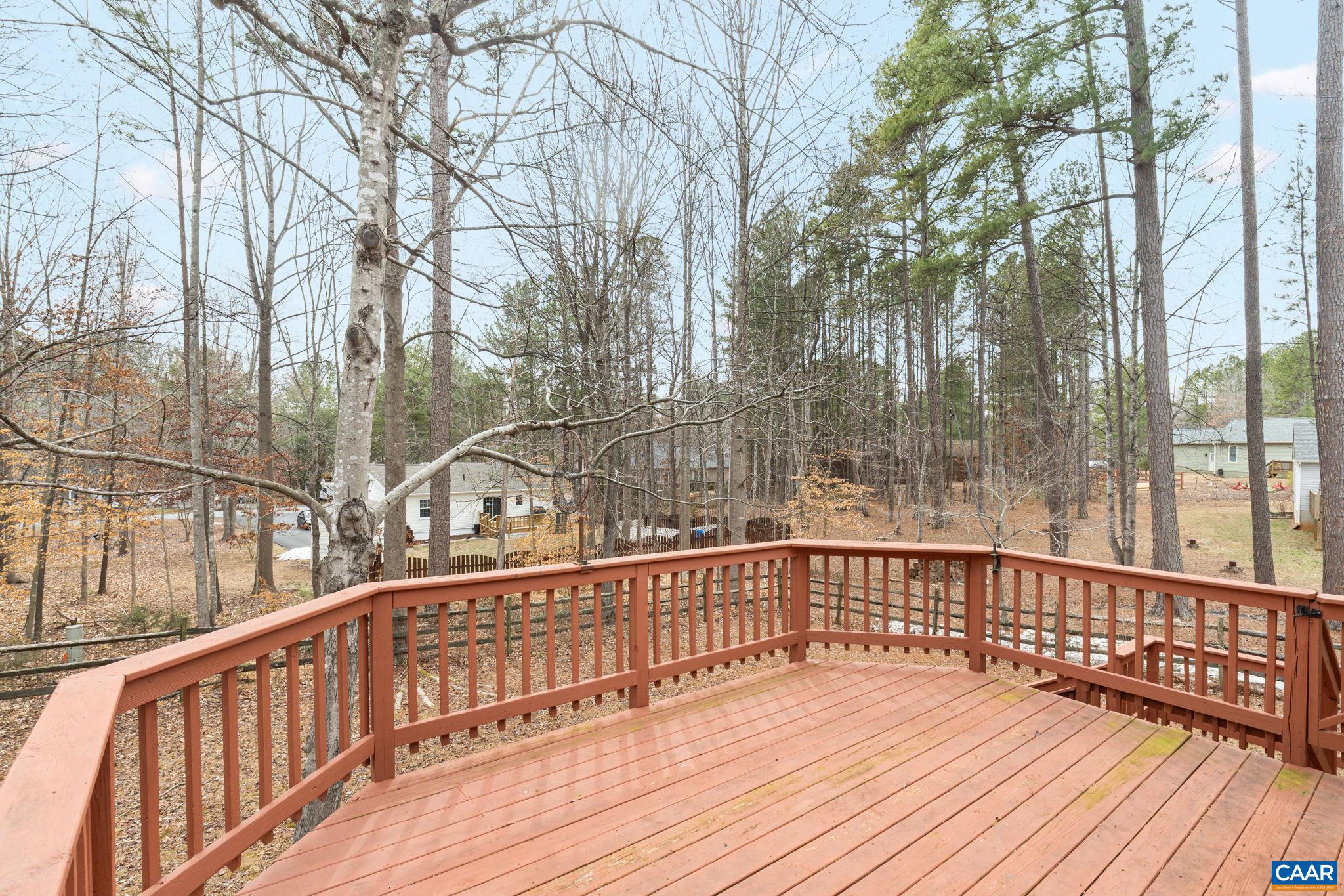 LAKE MONTICELLO - Residential