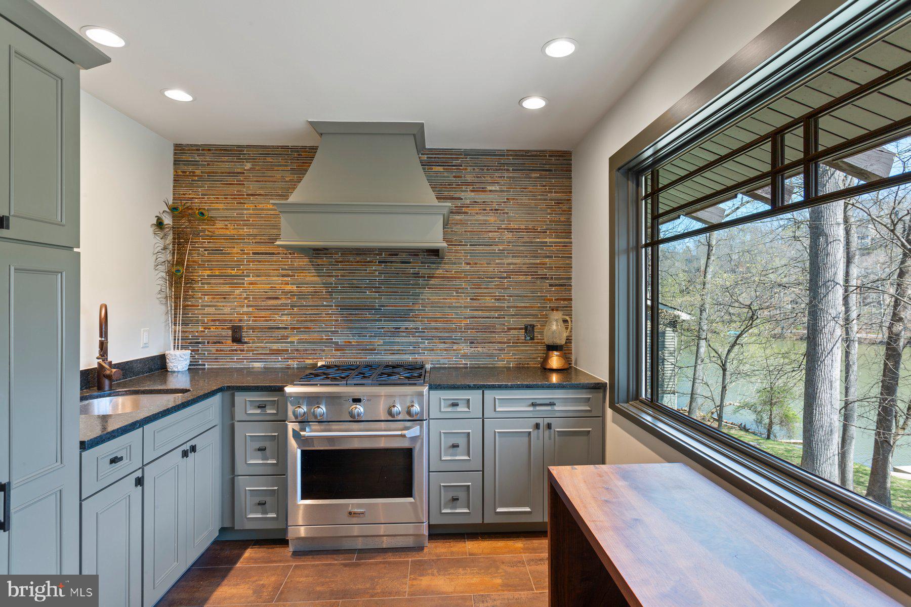 BALMORAL - Residential