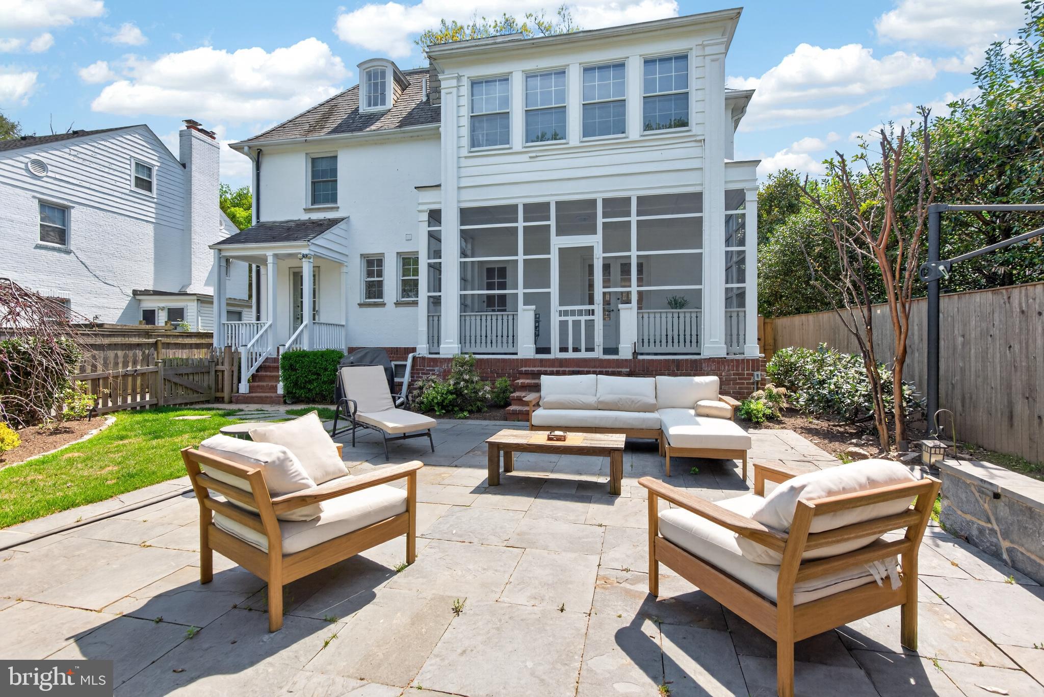 CHEVY CHASE - Residential