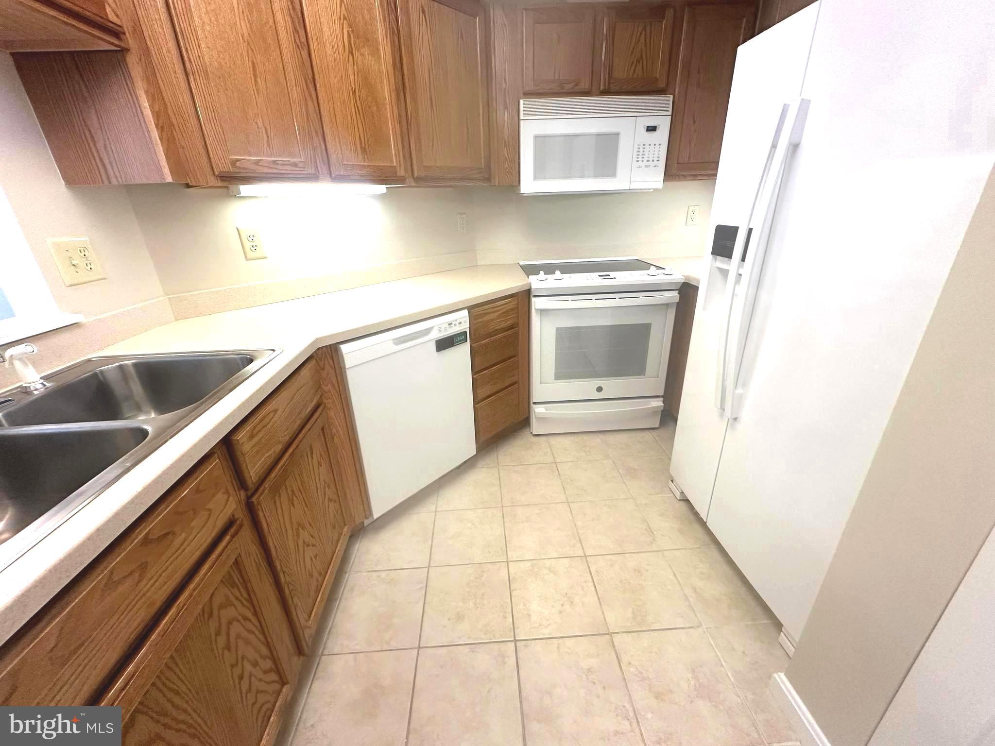 BAYWOODS OF ANNAPOLIS - Residential