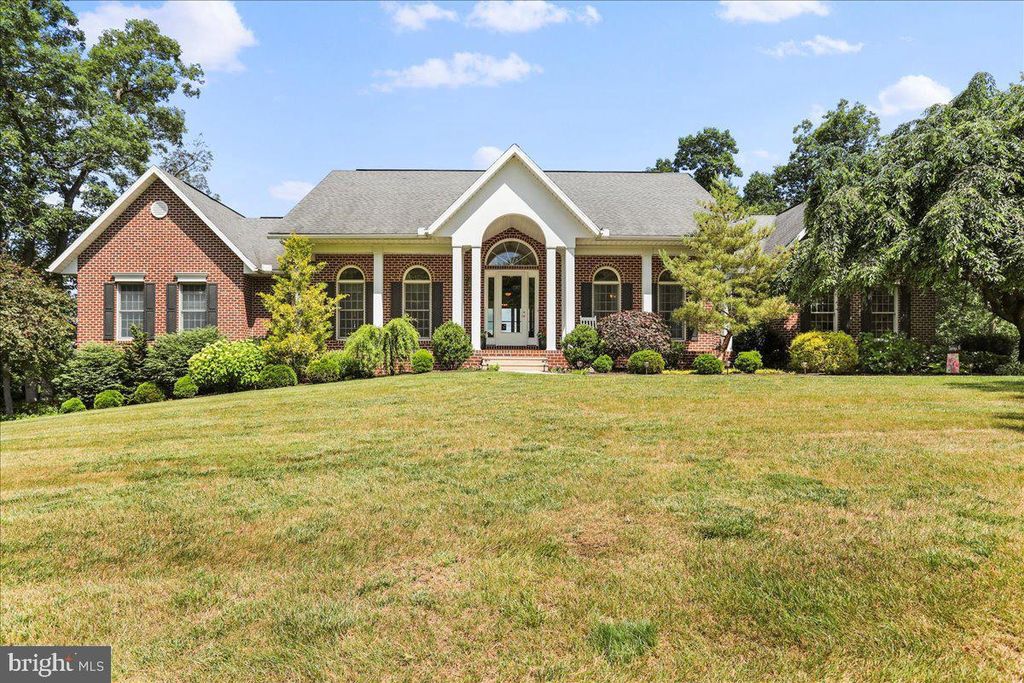 Photo of 934 Samerica Drive, CHAMBERSBURG, PA 17202 (MLS # PAFL2028446)