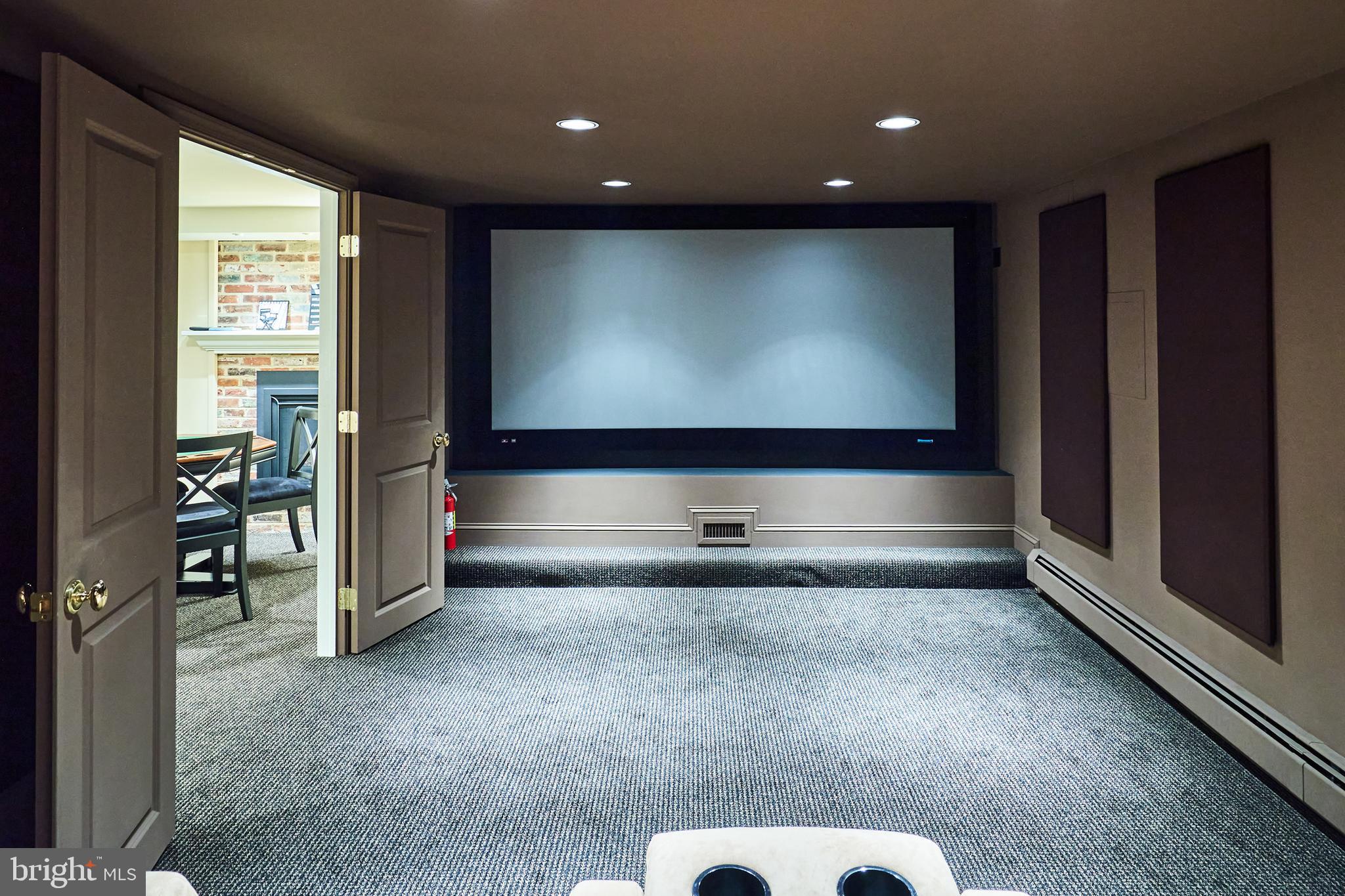 CHESTNUT HILL - Residential