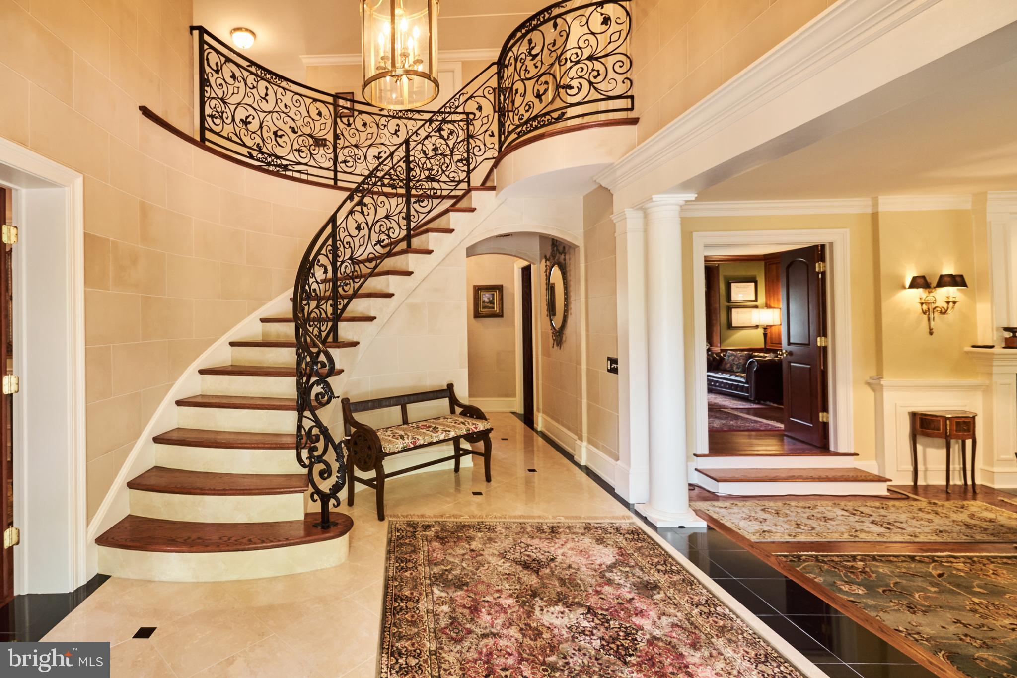 CHESTNUT HILL - Residential