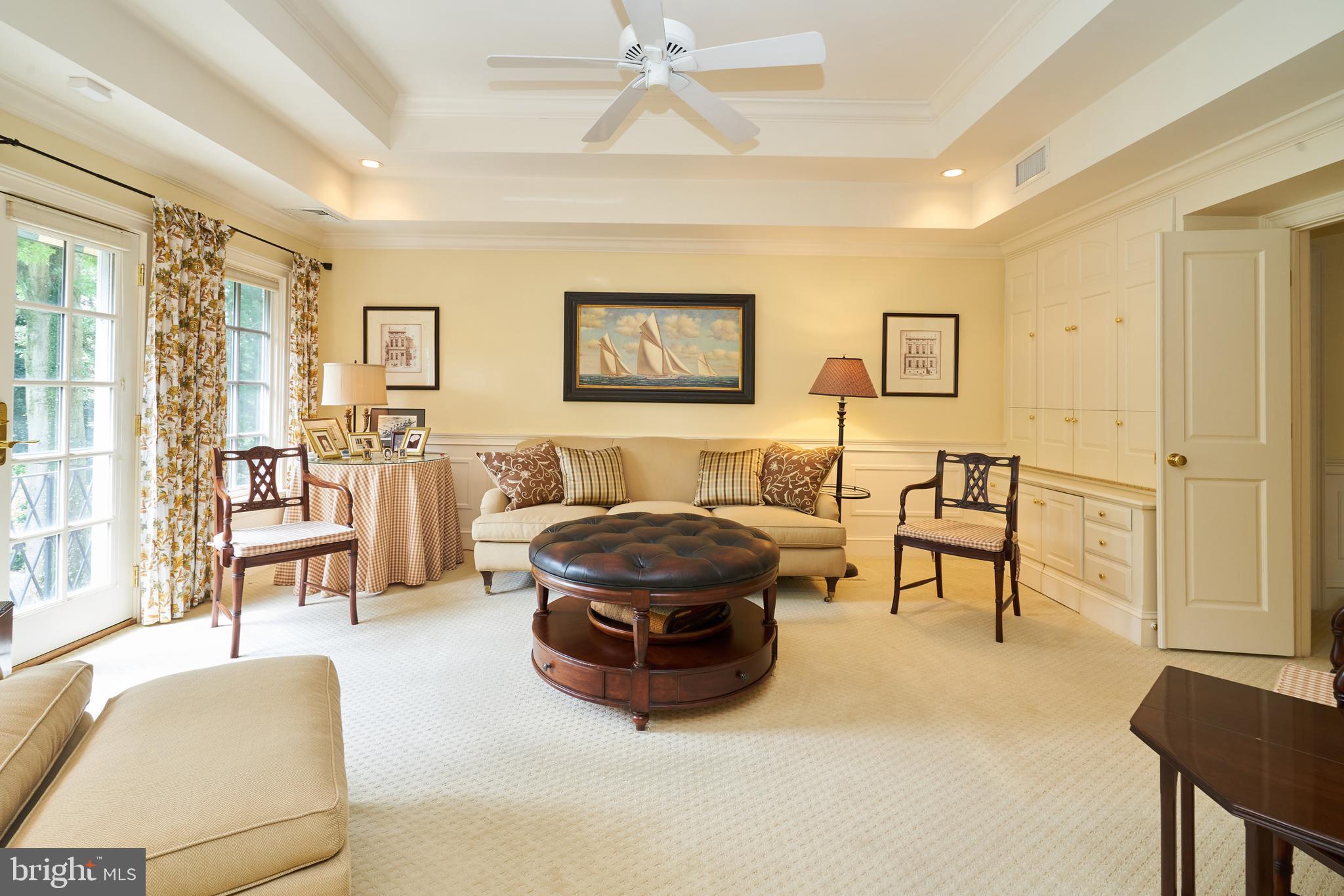 CHESTNUT HILL - Residential