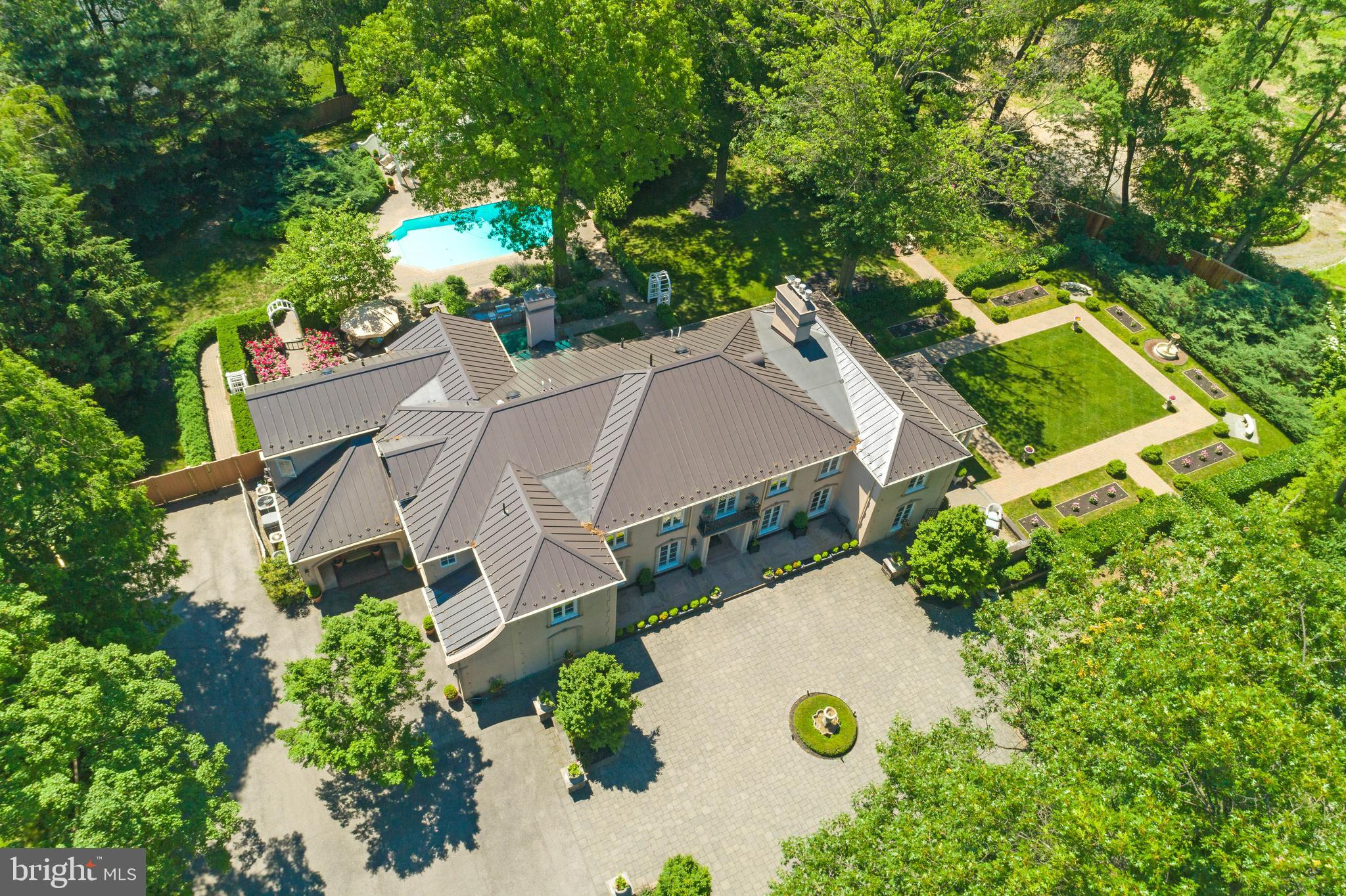 CHESTNUT HILL - Residential