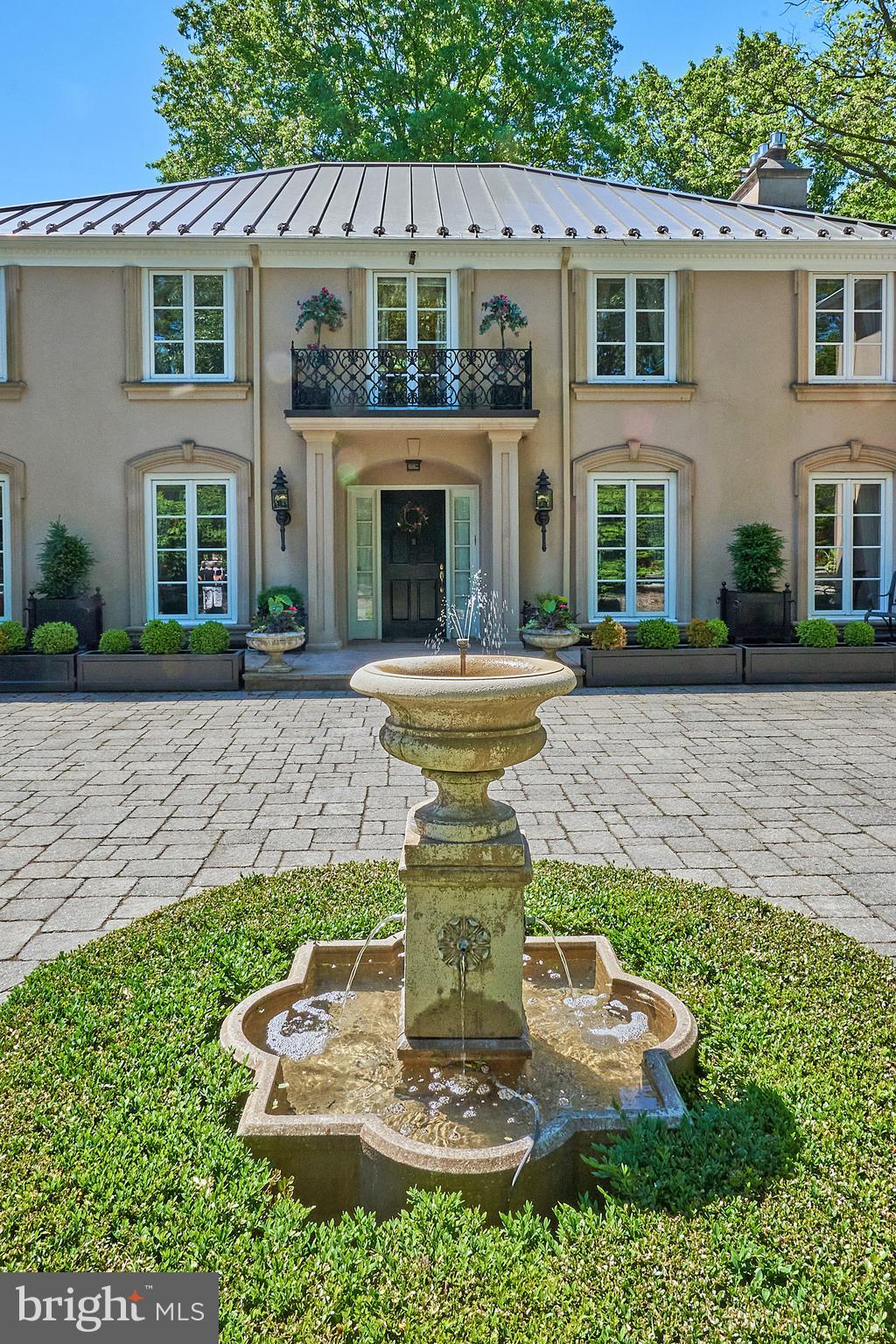 CHESTNUT HILL - Residential