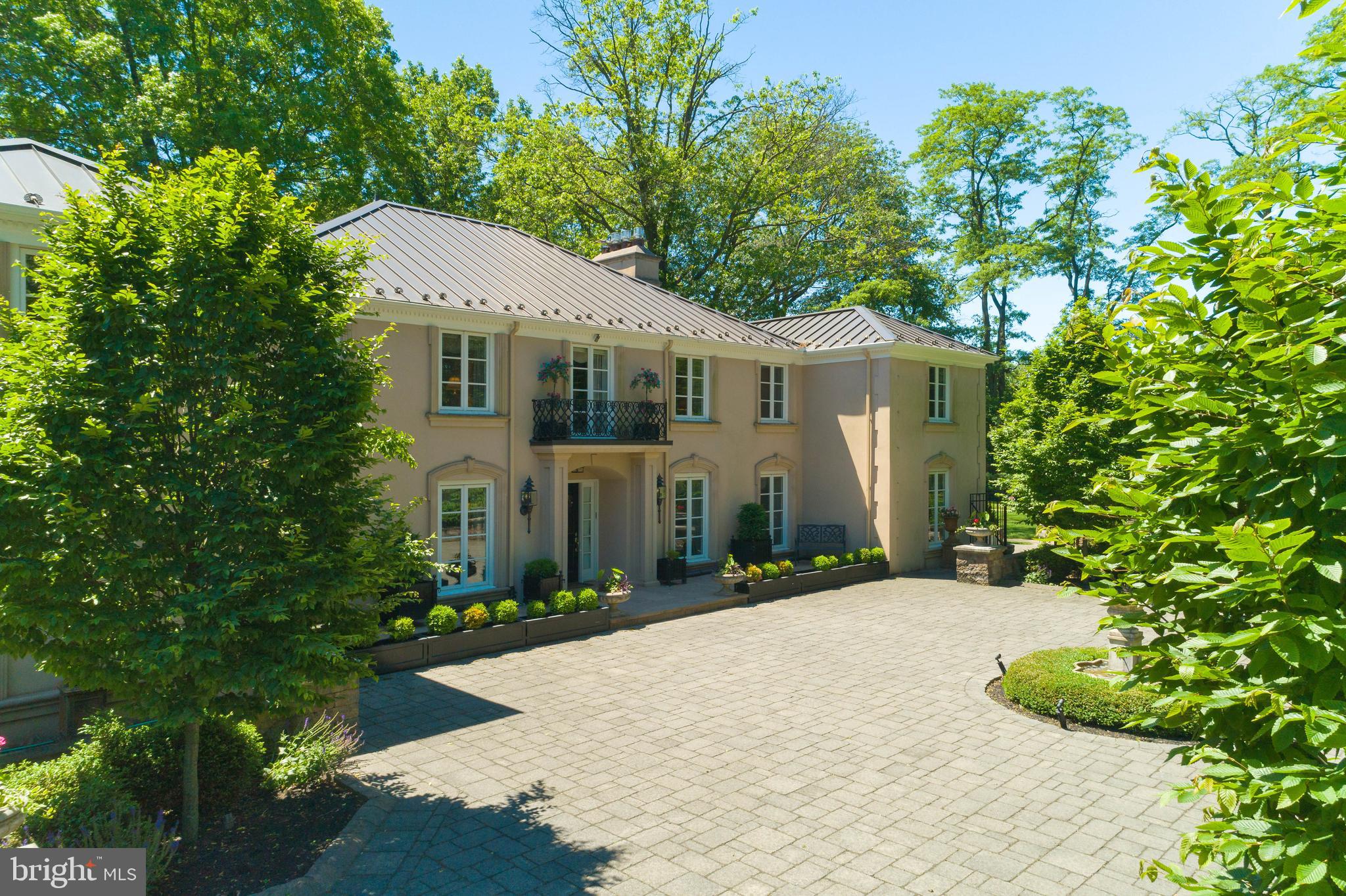 CHESTNUT HILL - Residential