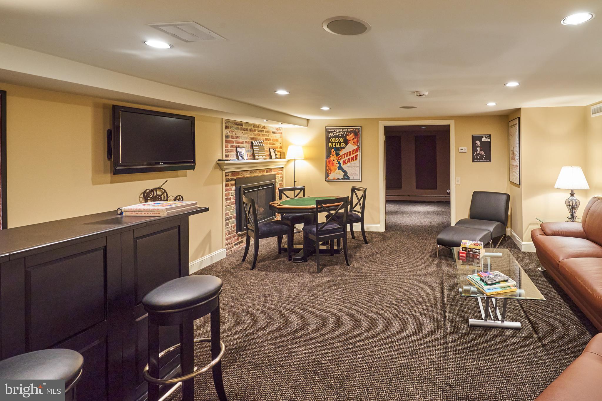 CHESTNUT HILL - Residential