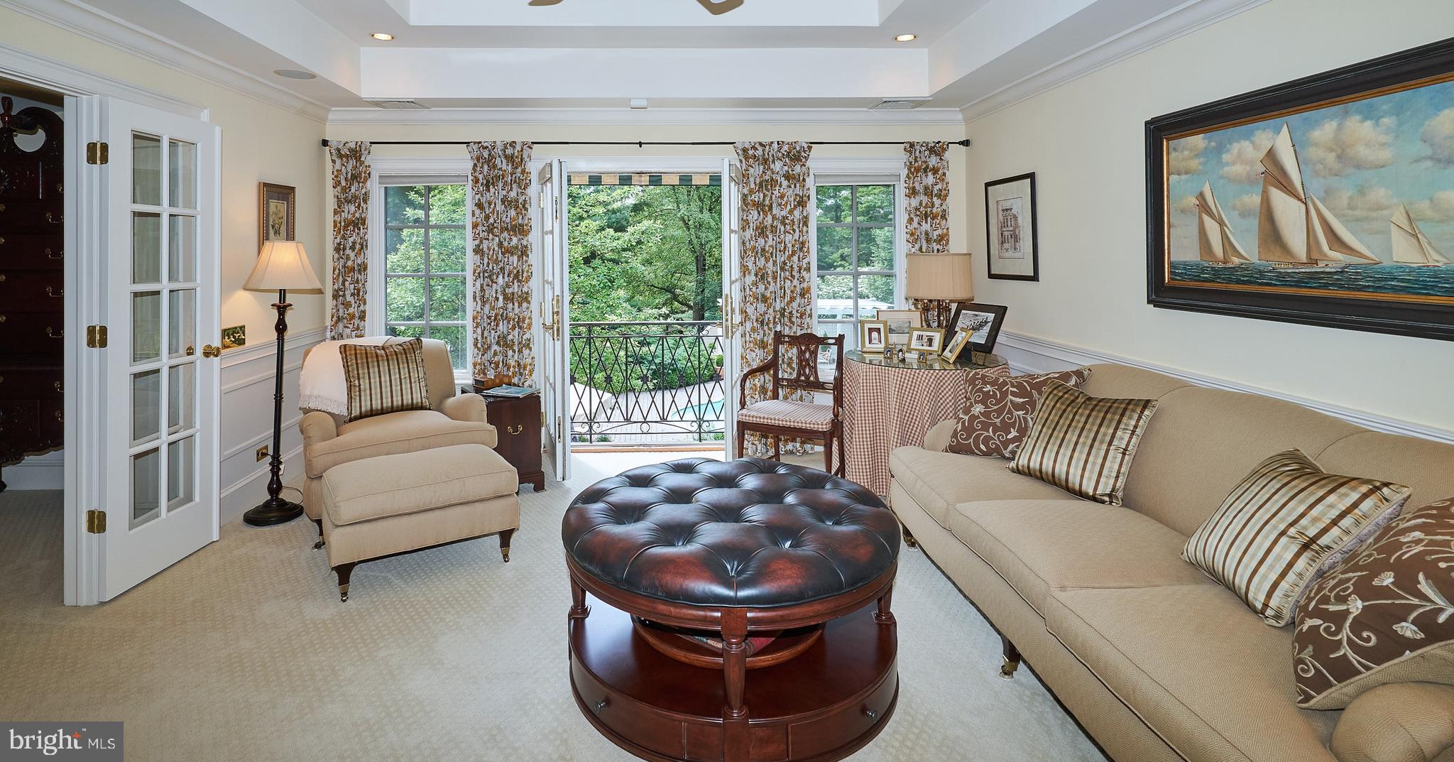 CHESTNUT HILL - Residential