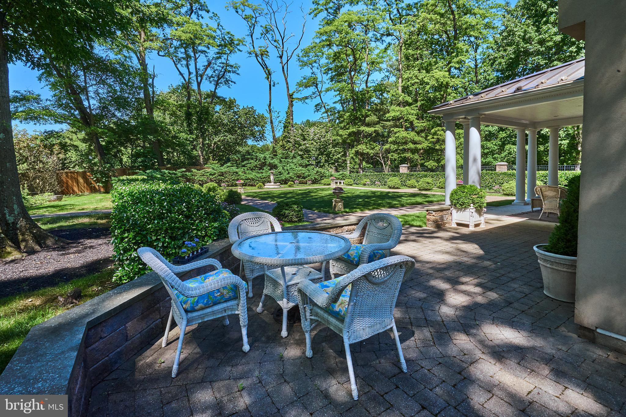 CHESTNUT HILL - Residential