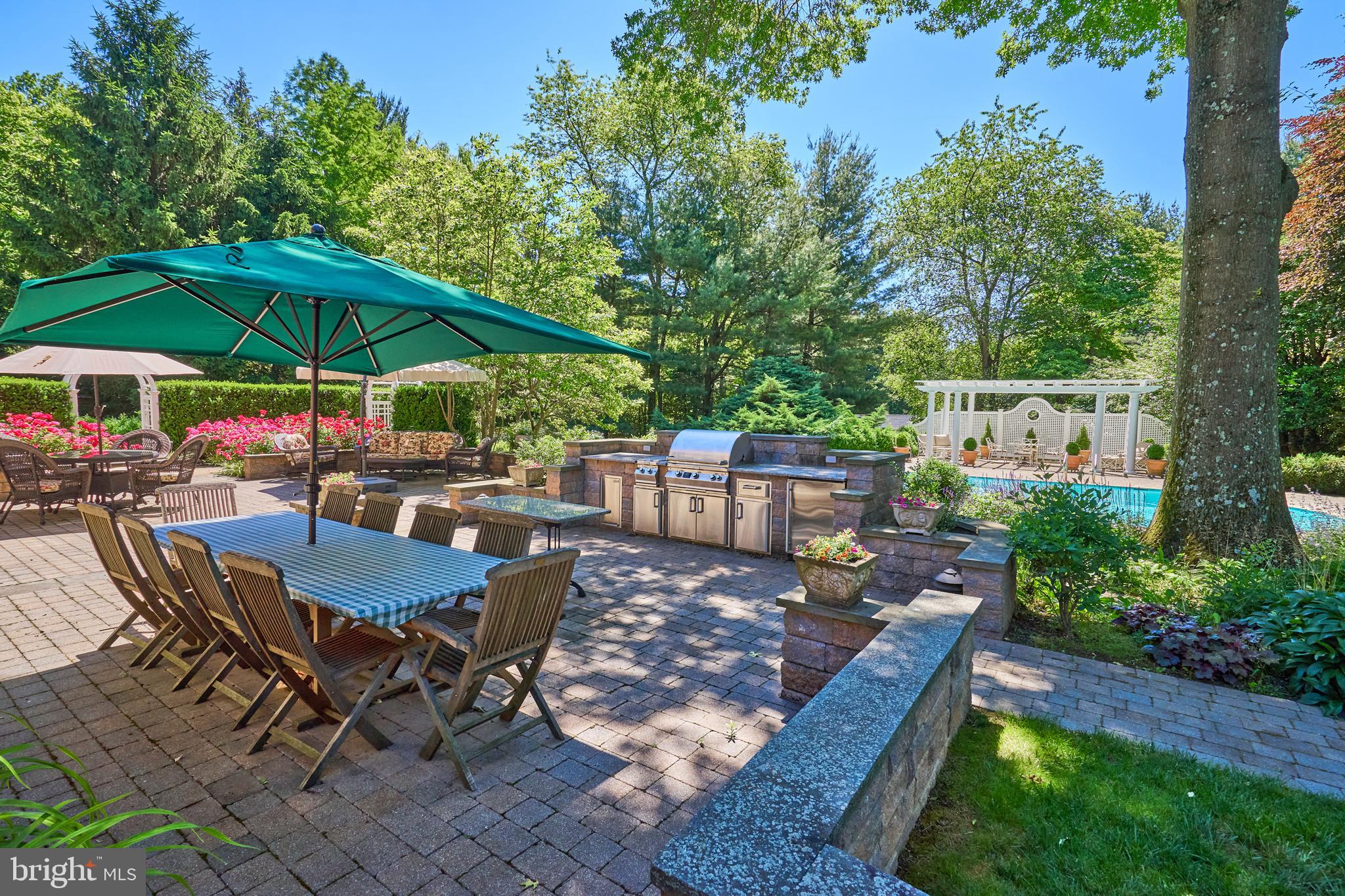 CHESTNUT HILL - Residential