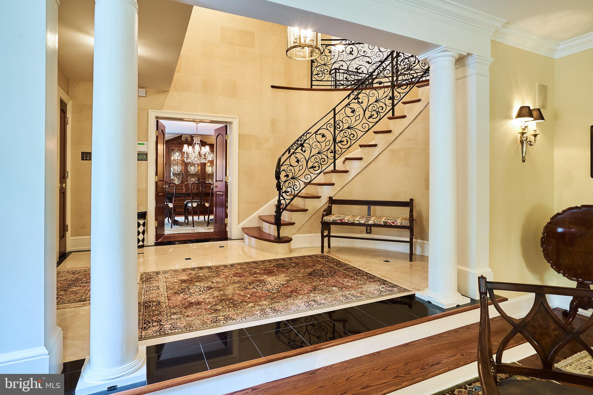 CHESTNUT HILL - Residential