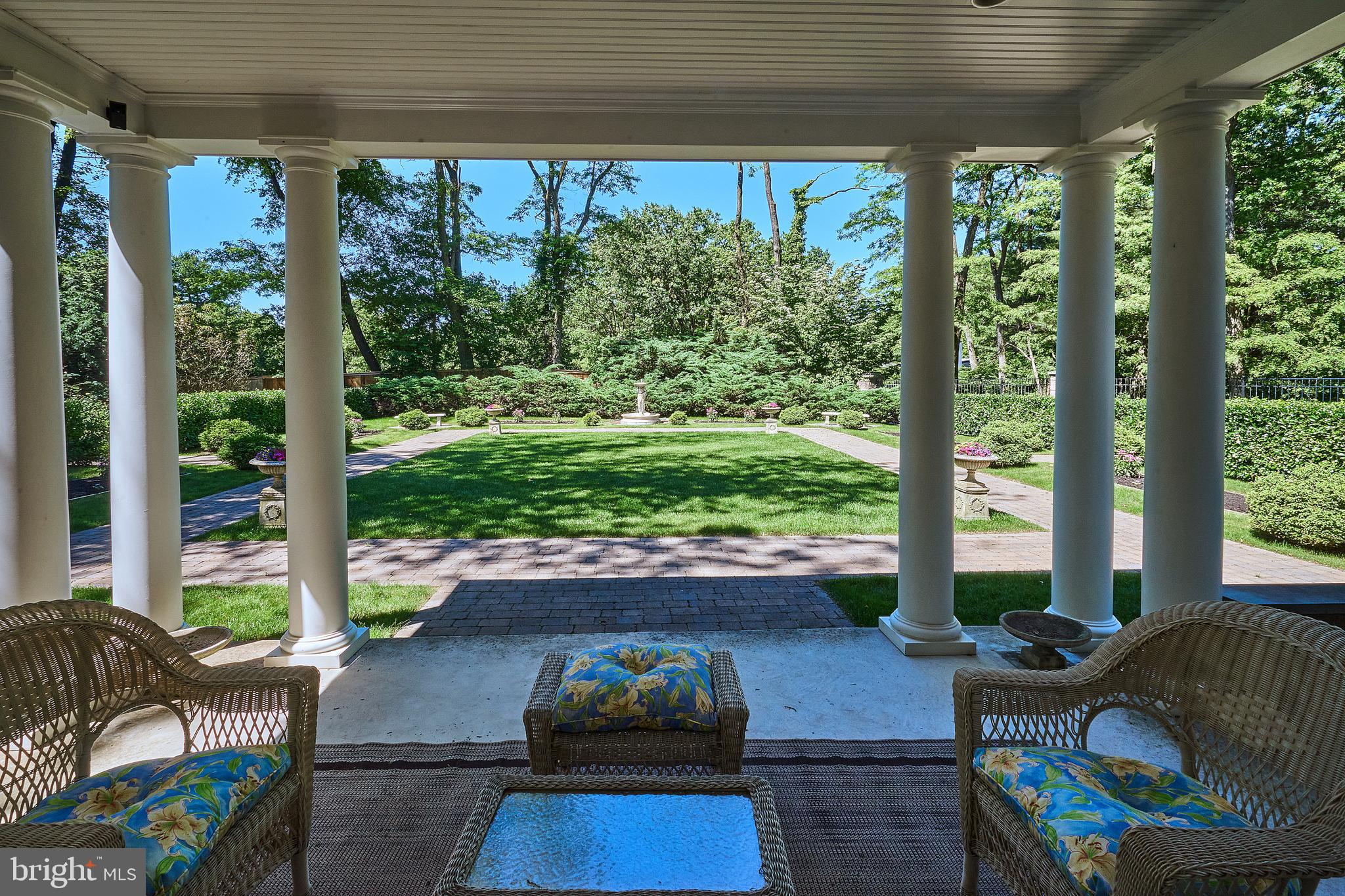 CHESTNUT HILL - Residential