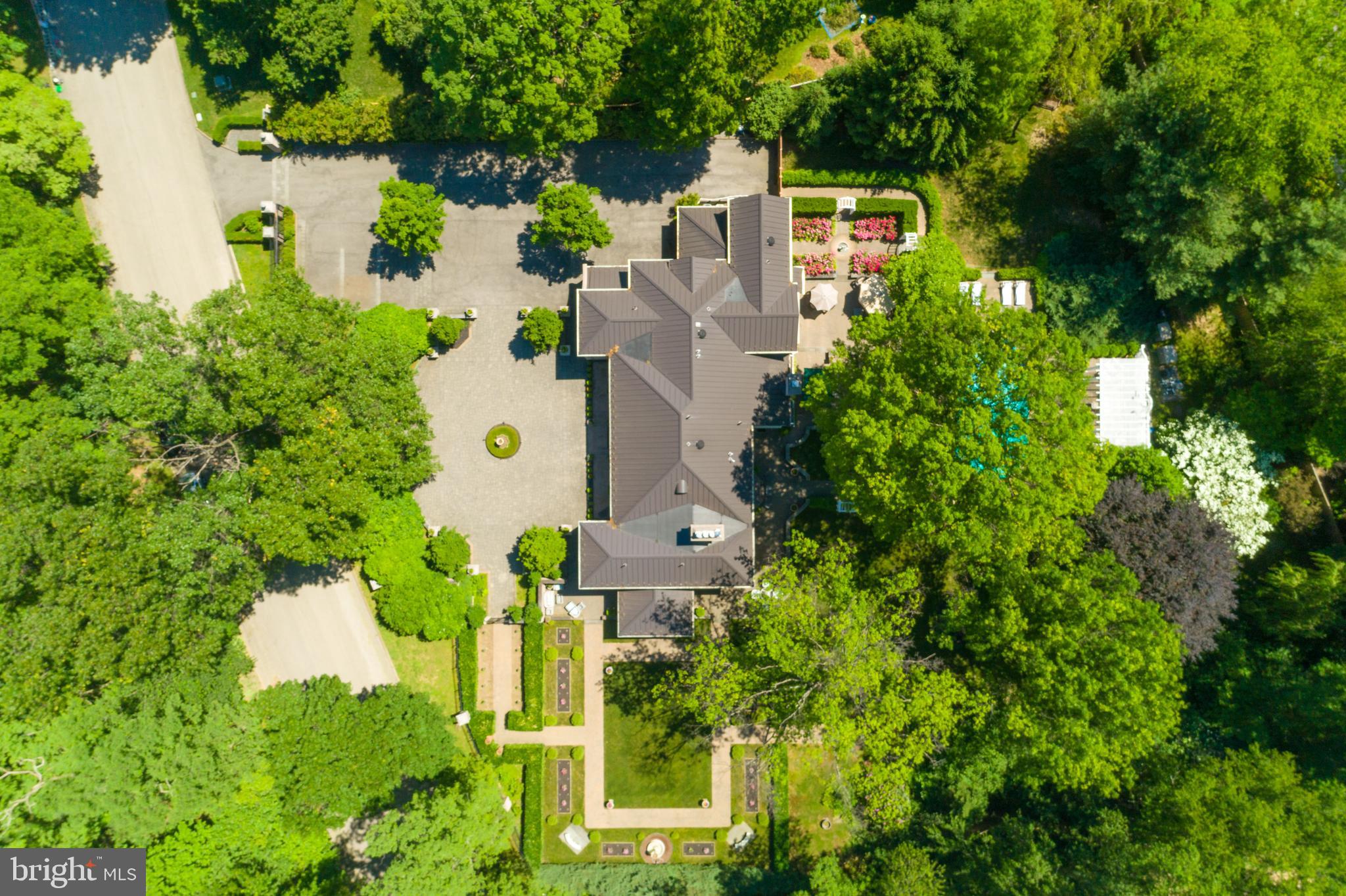 CHESTNUT HILL - Residential